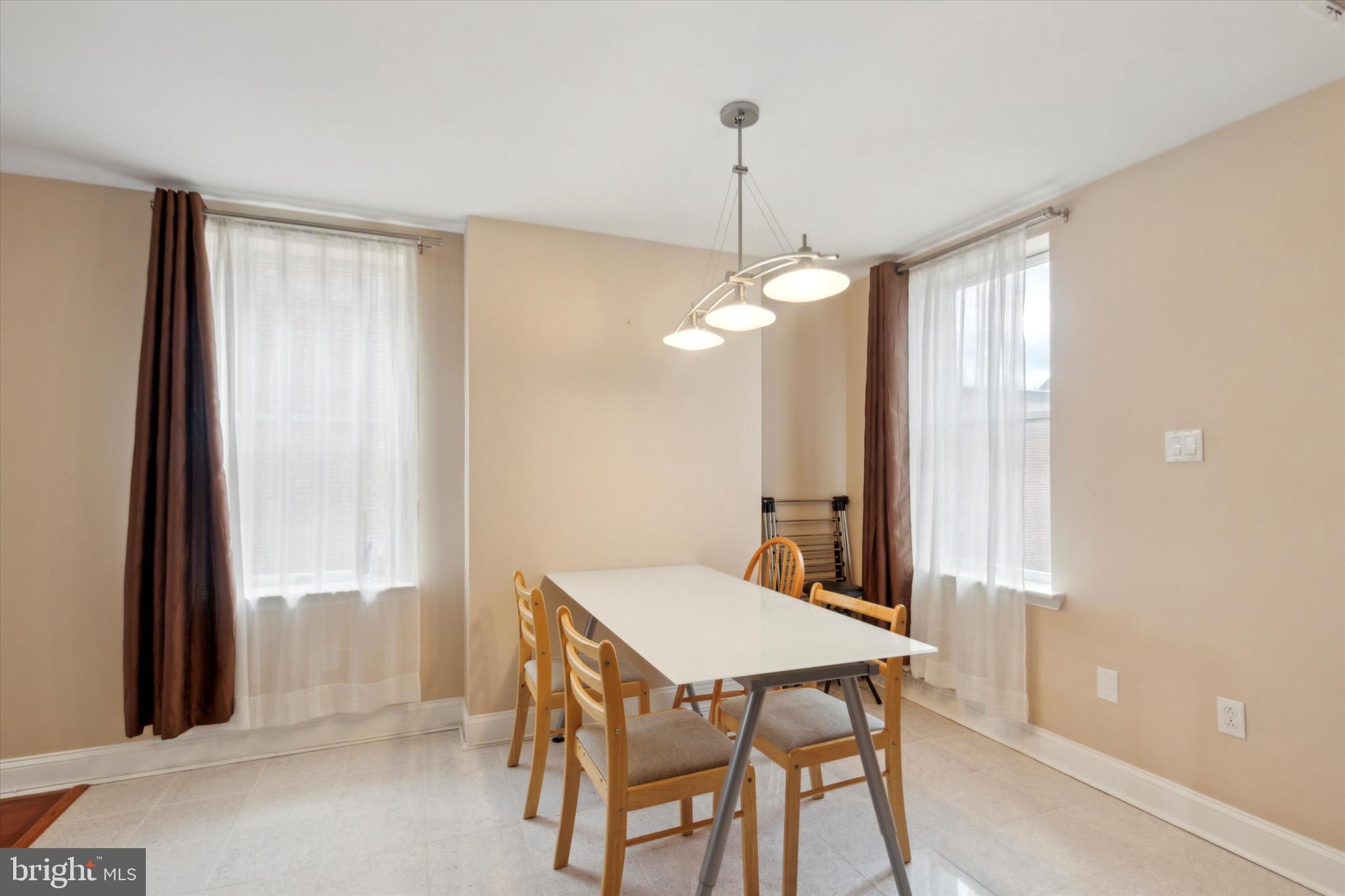 CENTER CITY - Residential Income