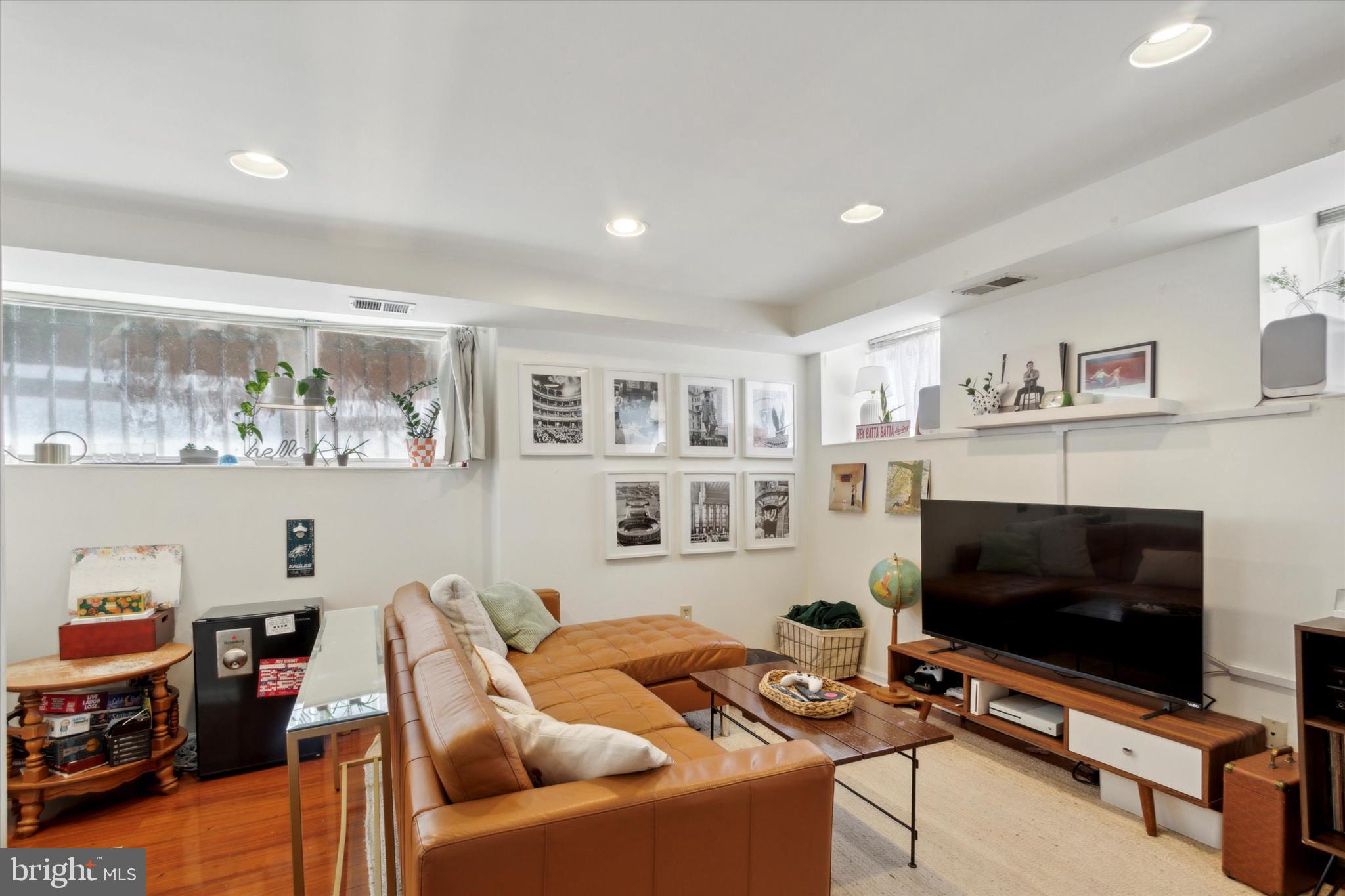 CENTER CITY - Residential Income