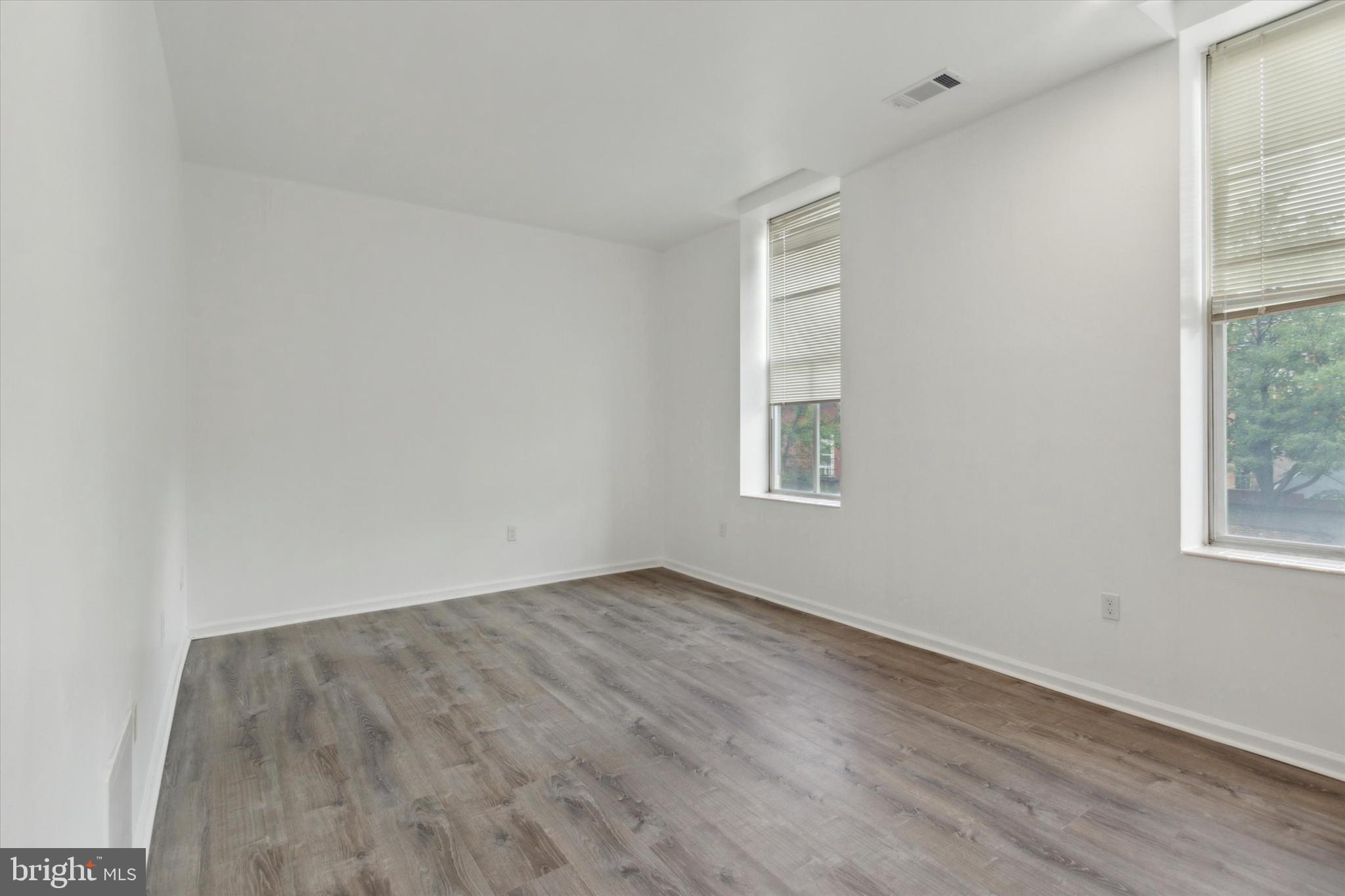 CENTER CITY - Residential Income