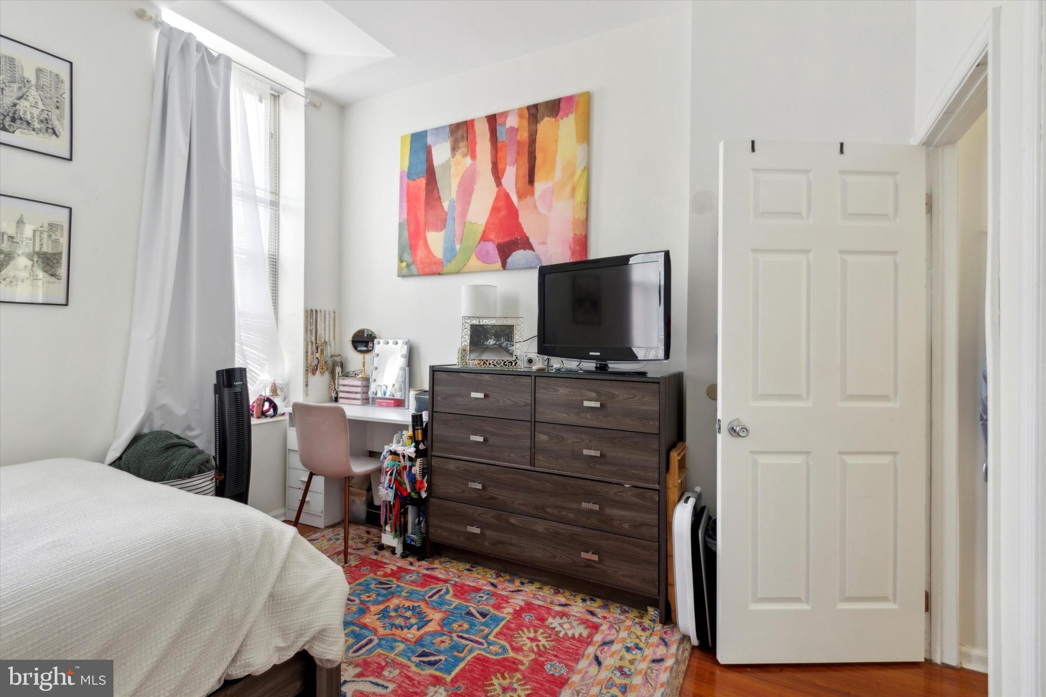 CENTER CITY - Residential Income