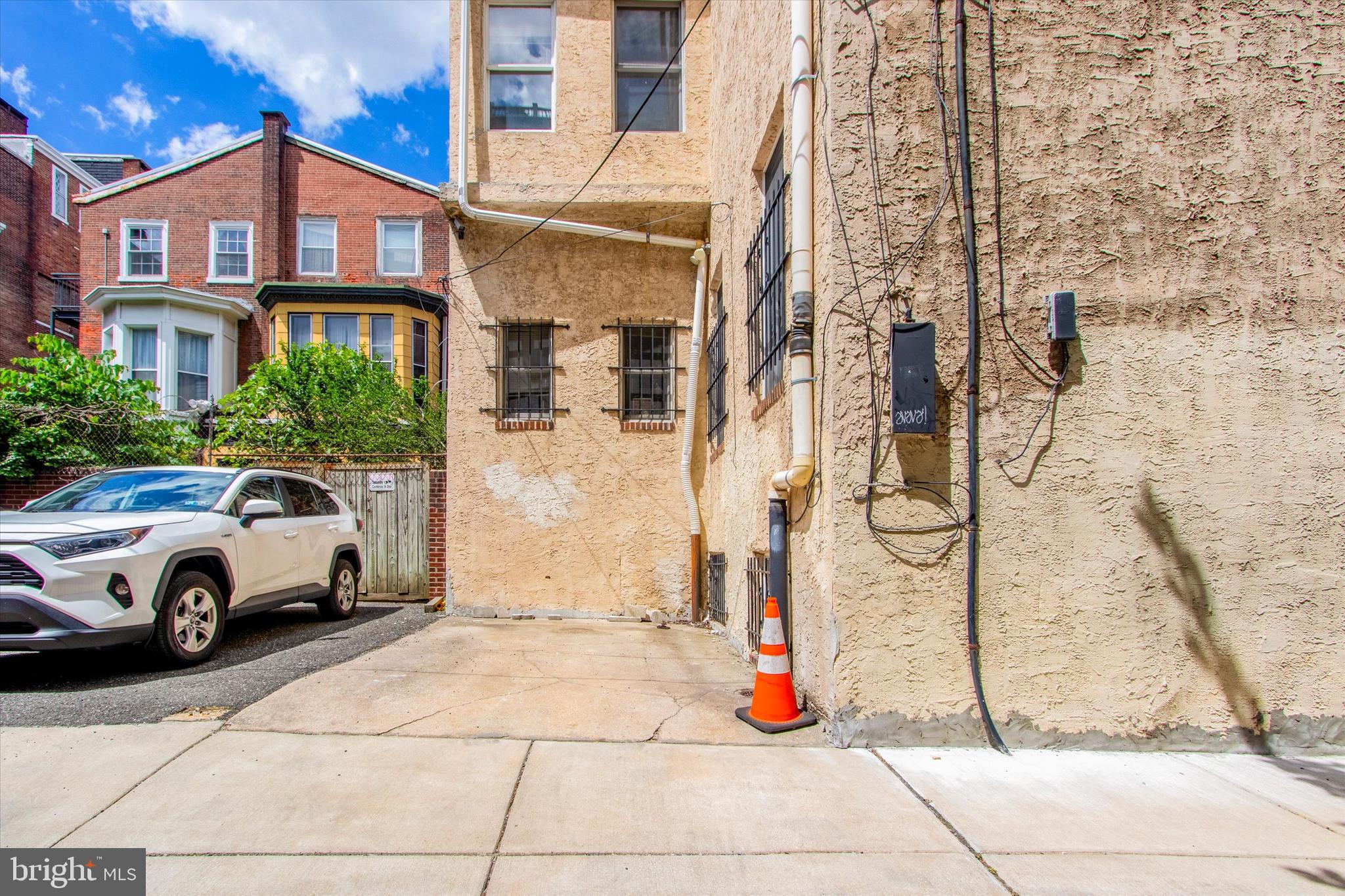 CENTER CITY - Residential Income