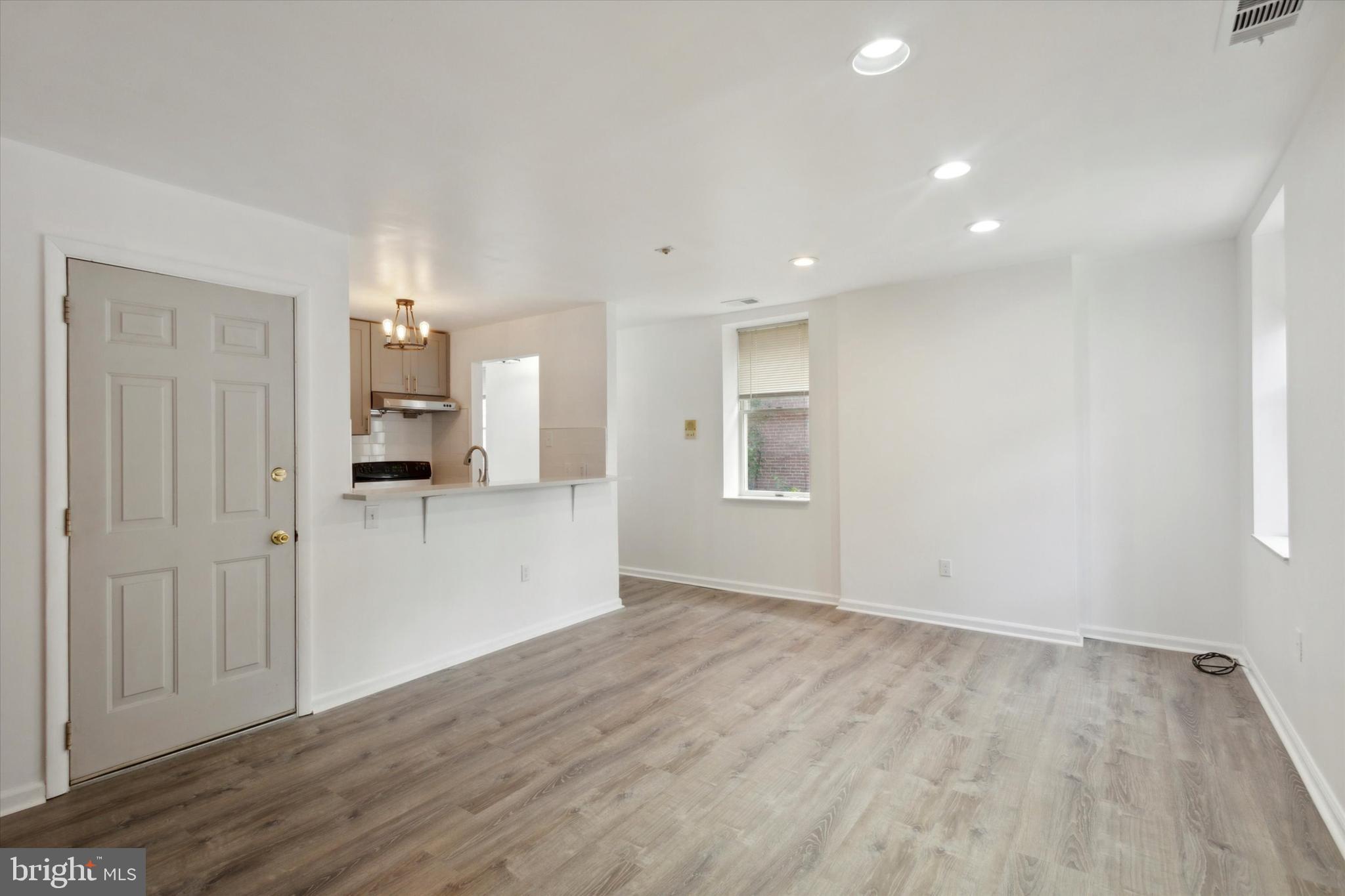 CENTER CITY - Residential Income