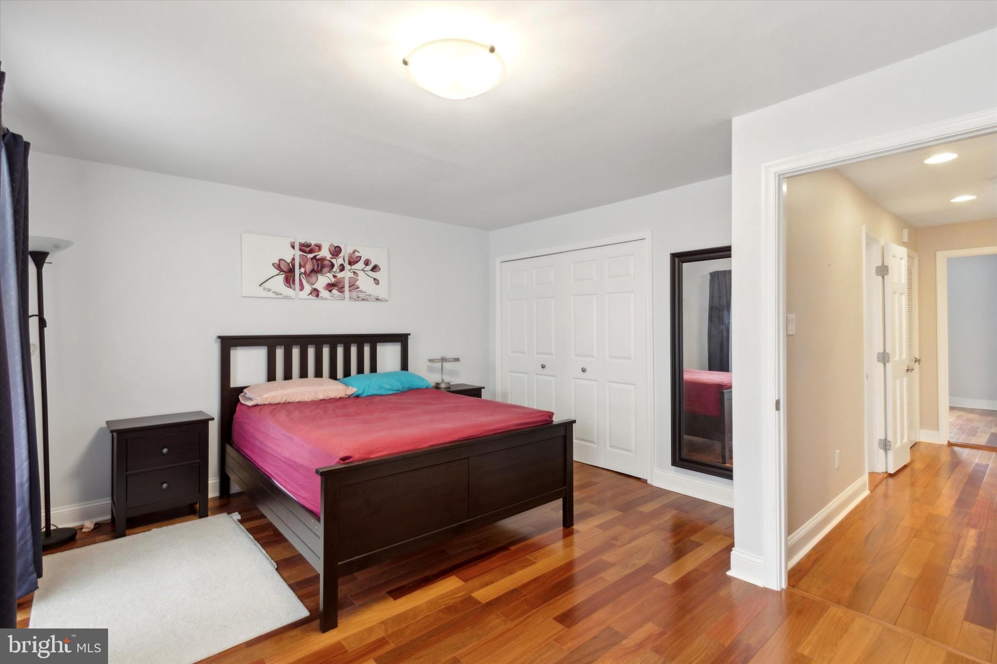 CENTER CITY - Residential Income