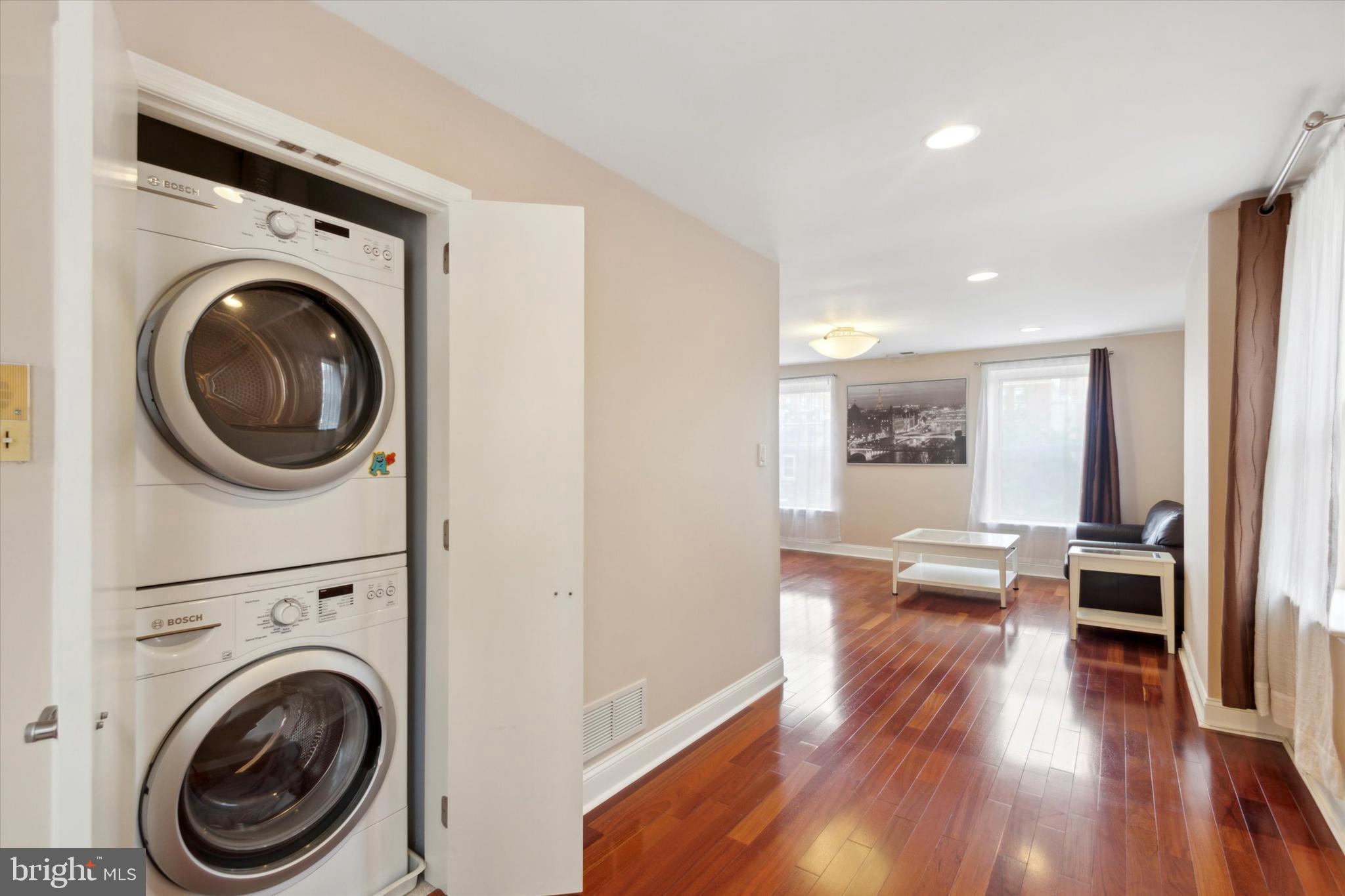 CENTER CITY - Residential Income