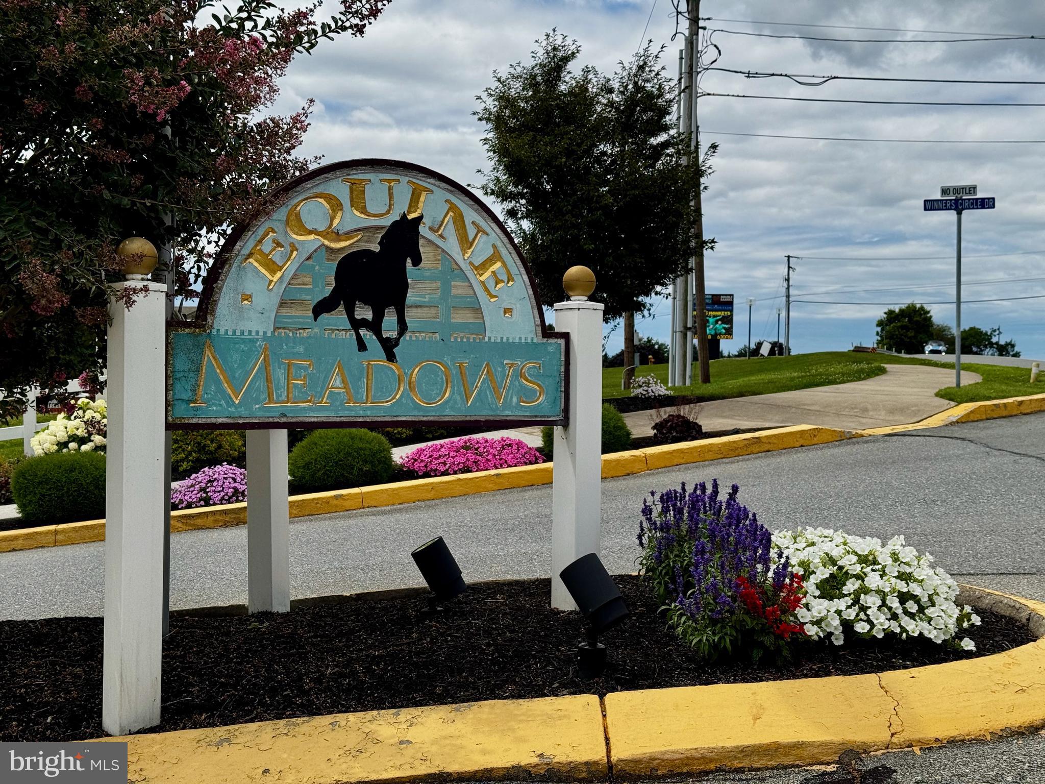 278 WINNERS CIRCLE