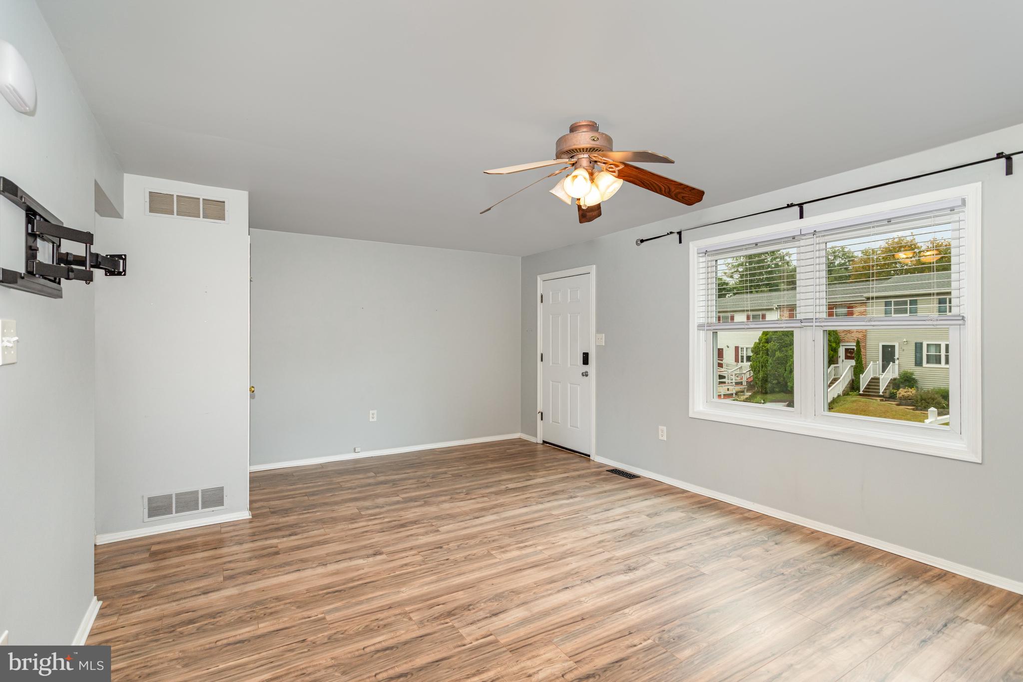 VALLEY GREEN VILLAGE - Residential