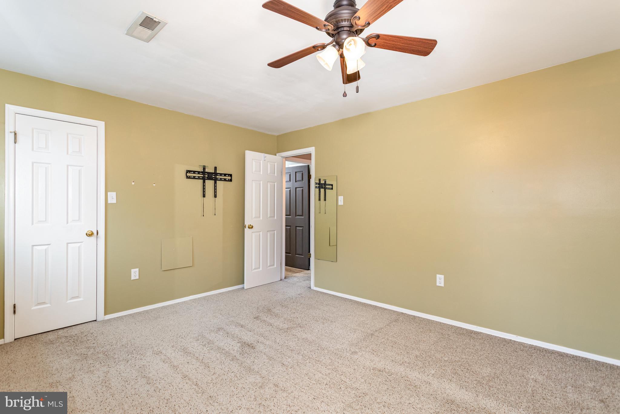 VALLEY GREEN VILLAGE - Residential