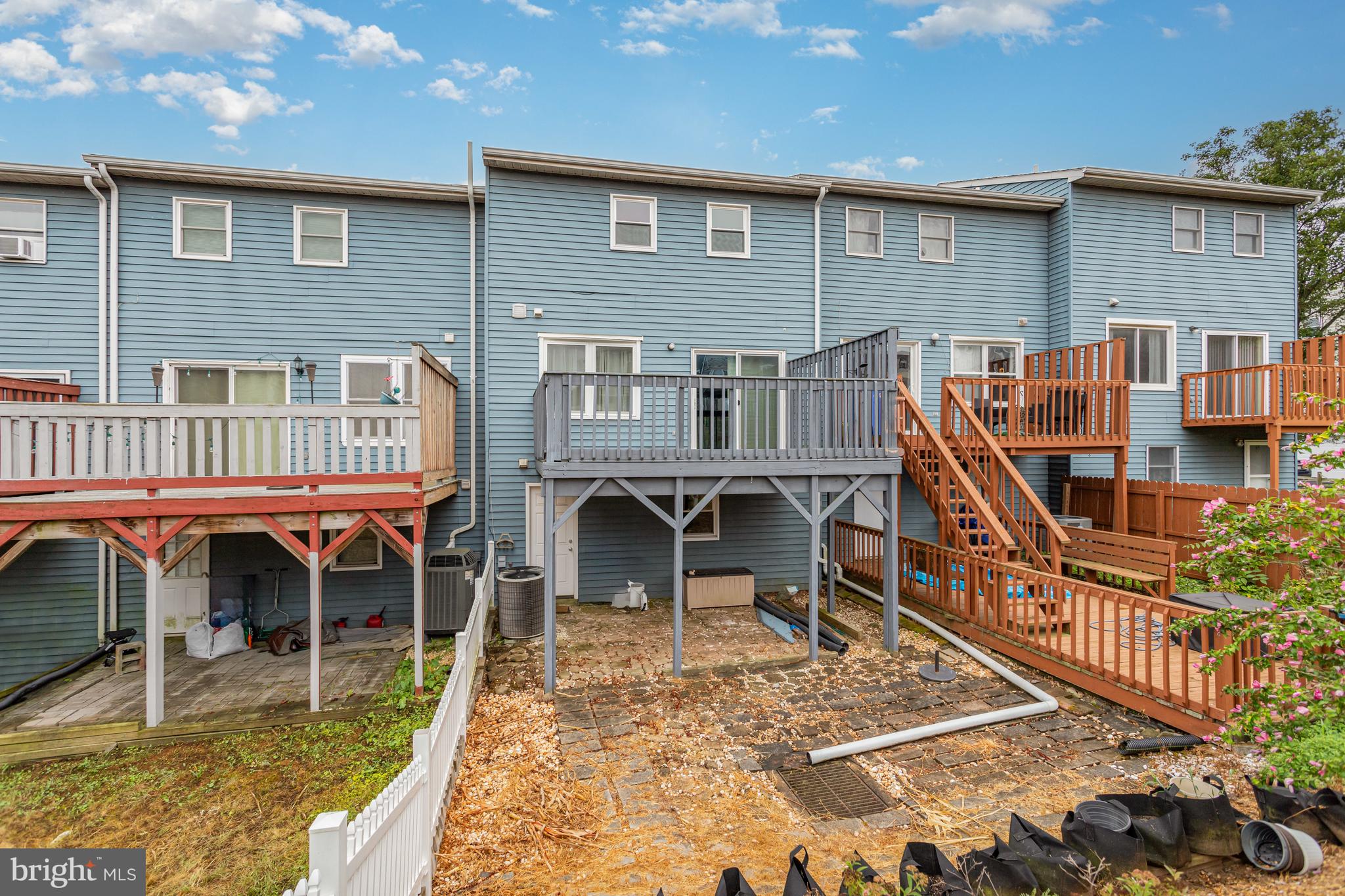 VALLEY GREEN VILLAGE - Residential