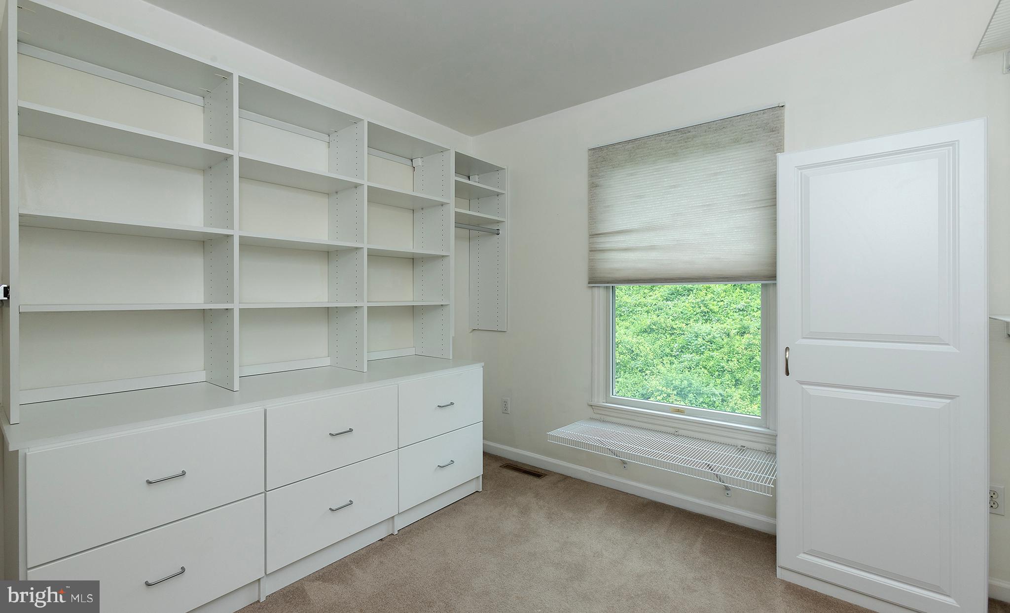 CHAMBERS KNOLL - Residential