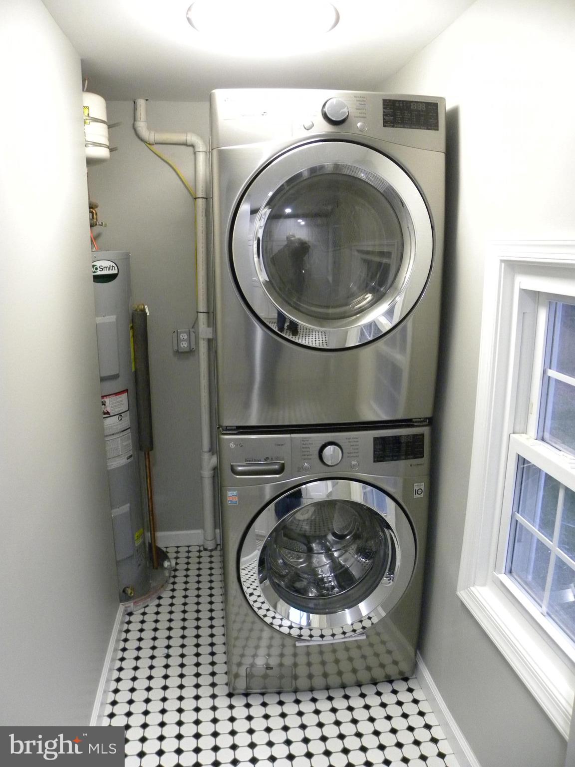 ROSEMONT PARK - Residential Lease