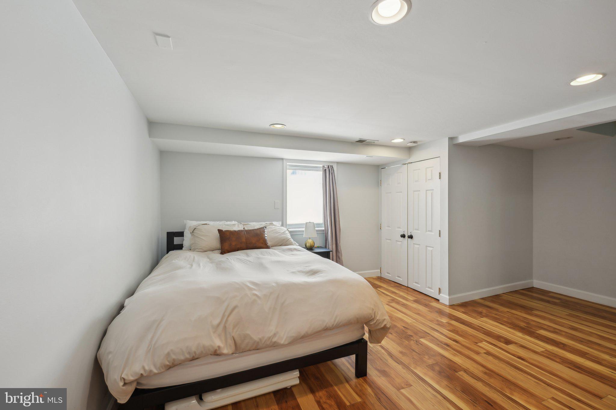 WARWICK VILLAGE - Residential Lease