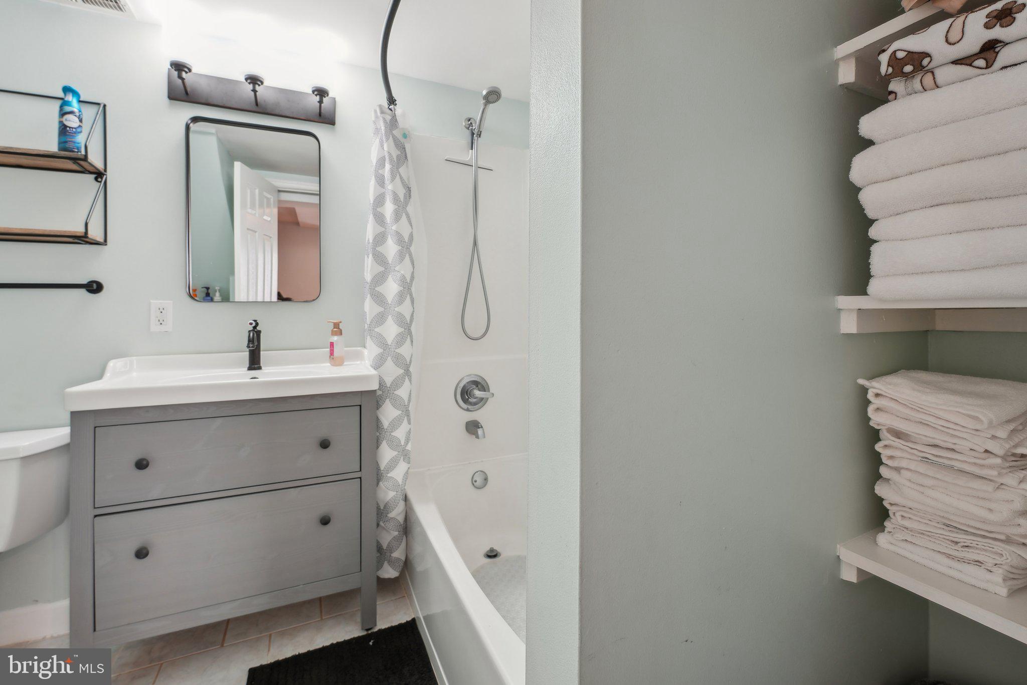 WARWICK VILLAGE - Residential Lease