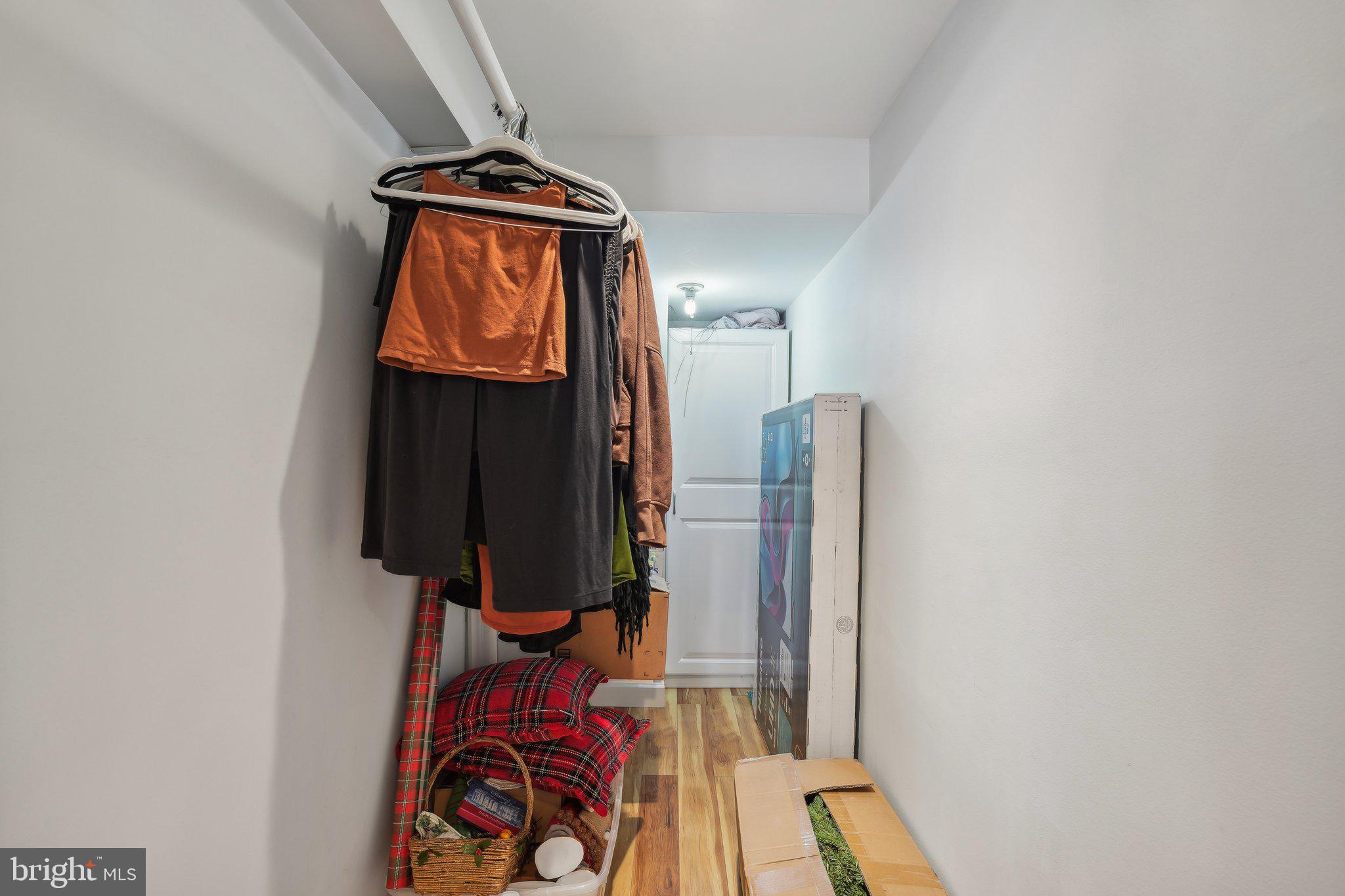 WARWICK VILLAGE - Residential Lease