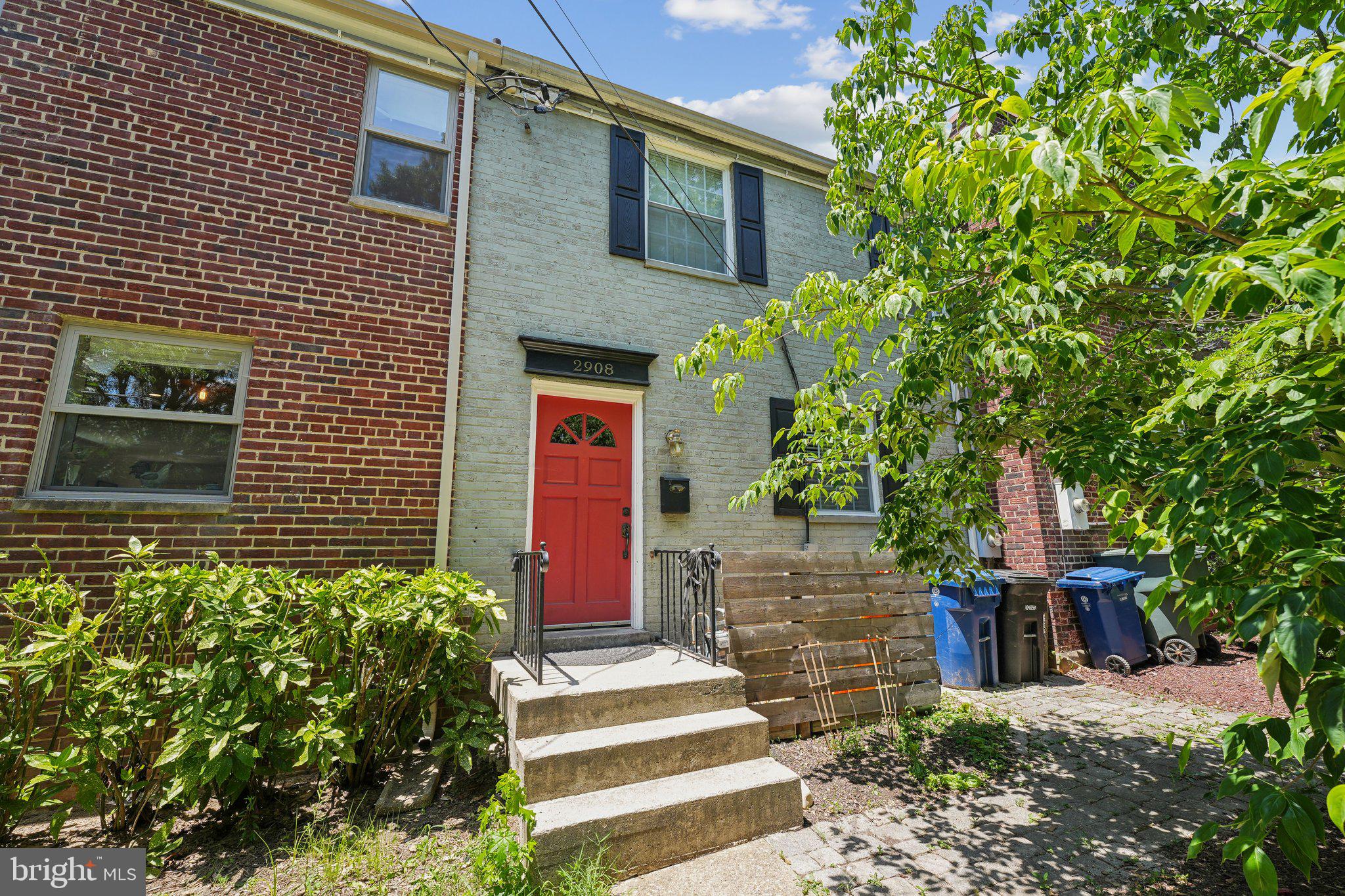 WARWICK VILLAGE - Residential Lease