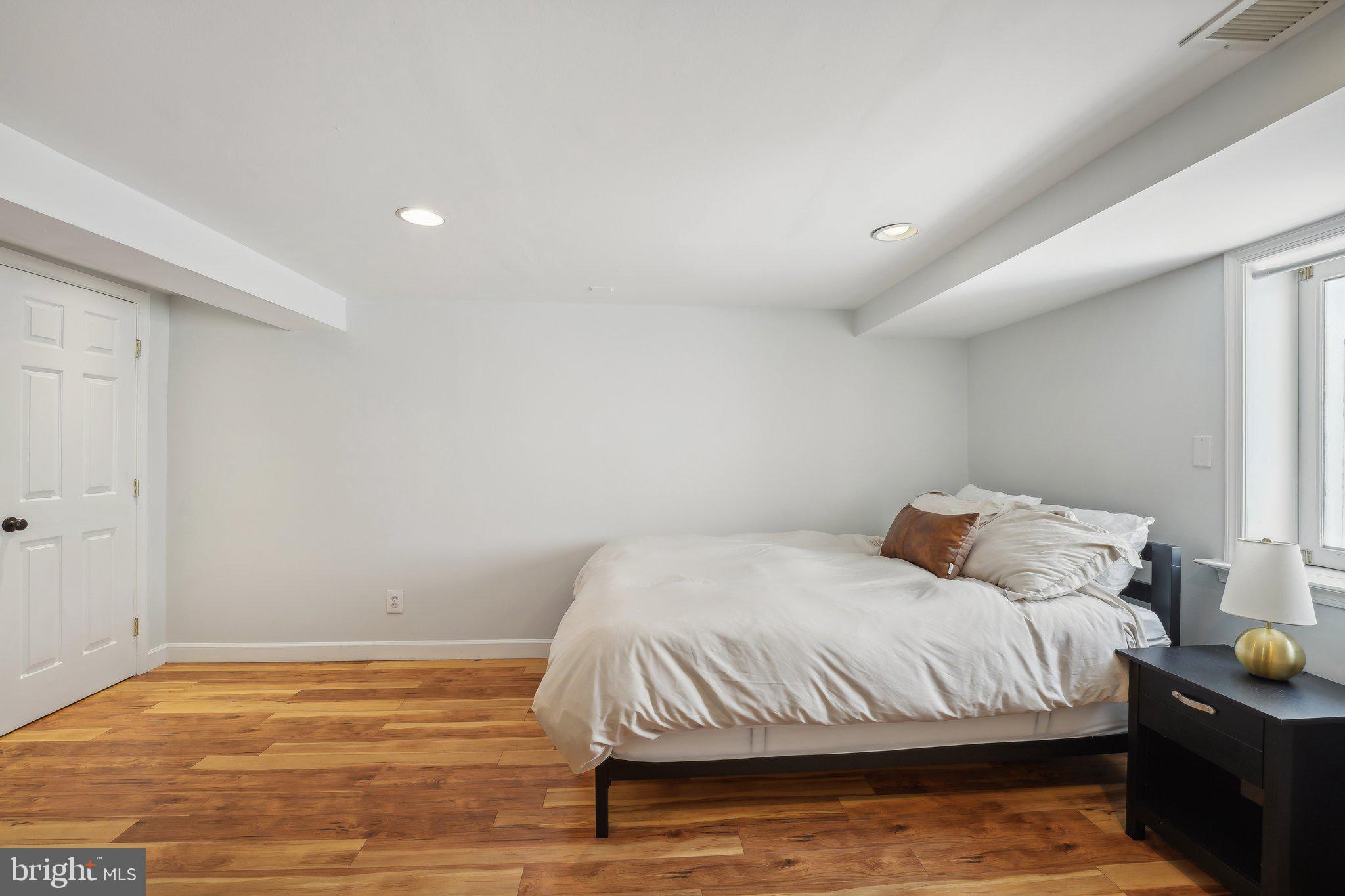 WARWICK VILLAGE - Residential Lease