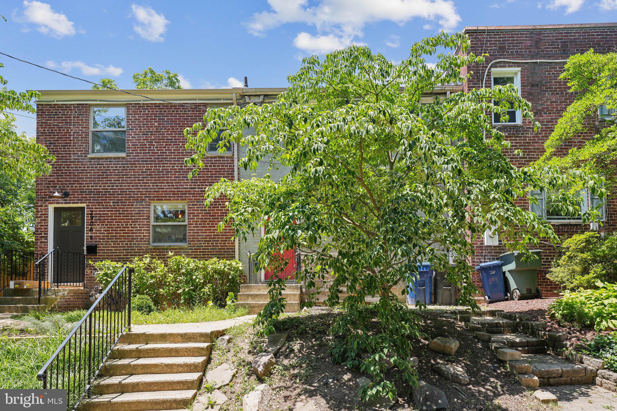 WARWICK VILLAGE - Residential Lease