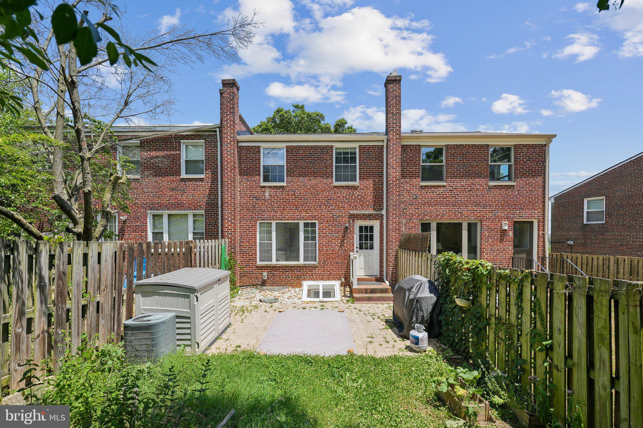 WARWICK VILLAGE - Residential Lease