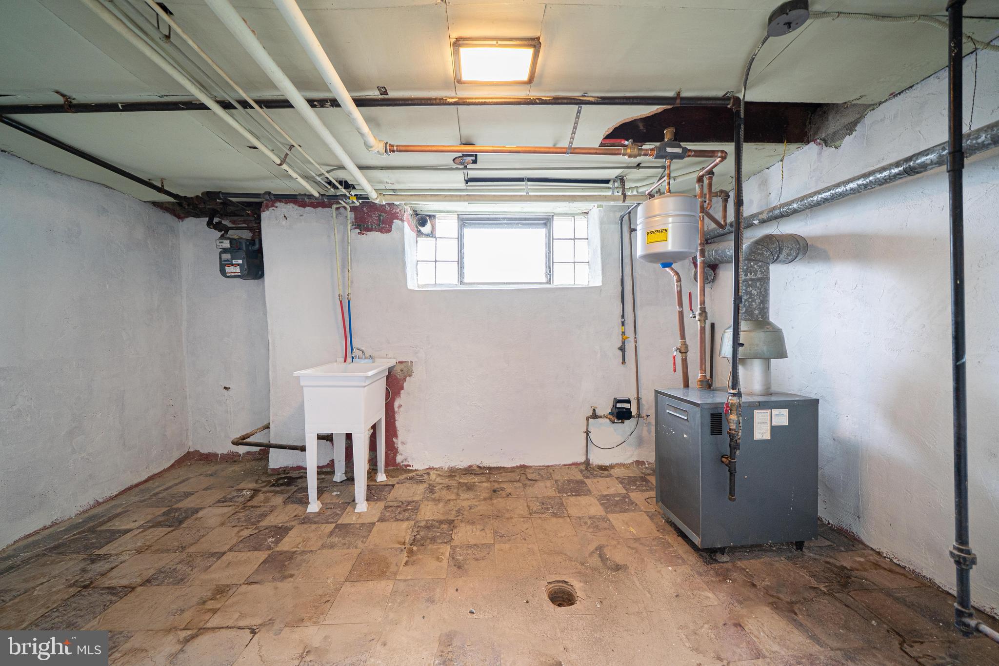 LAWNCREST - Residential