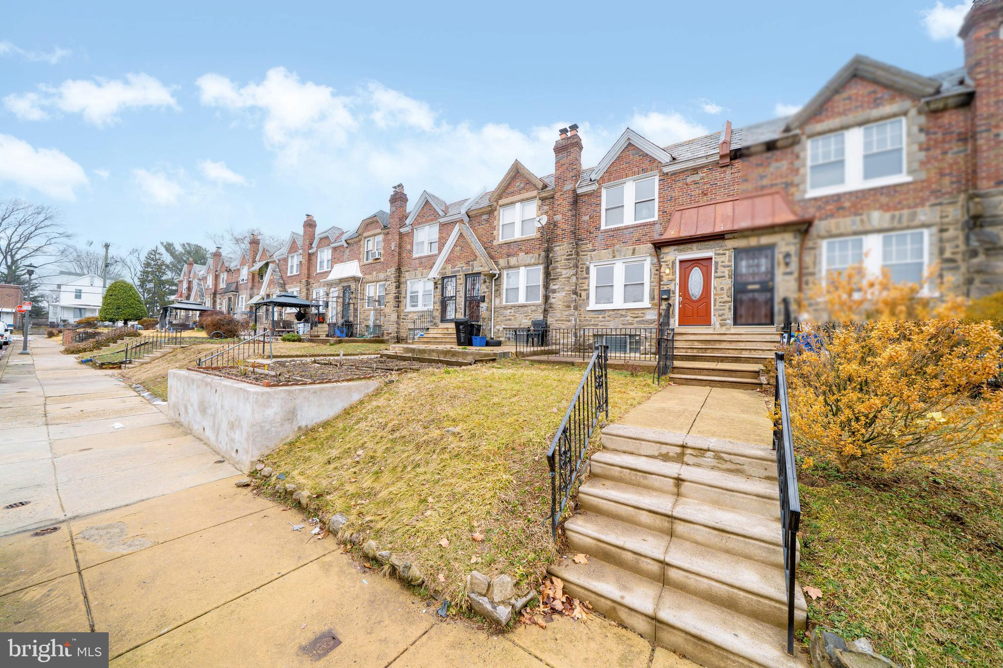 LAWNCREST - Residential