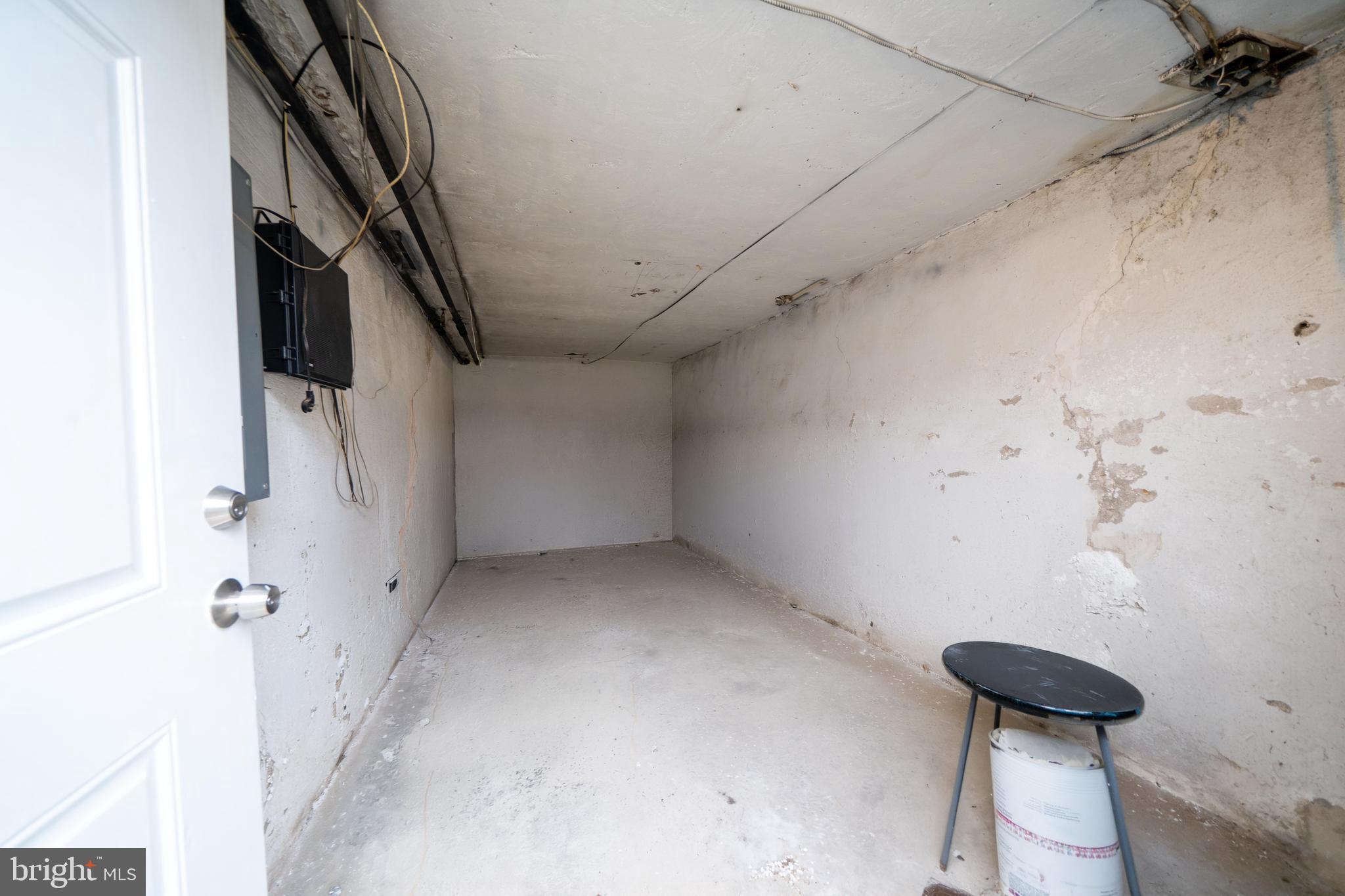 LAWNCREST - Residential