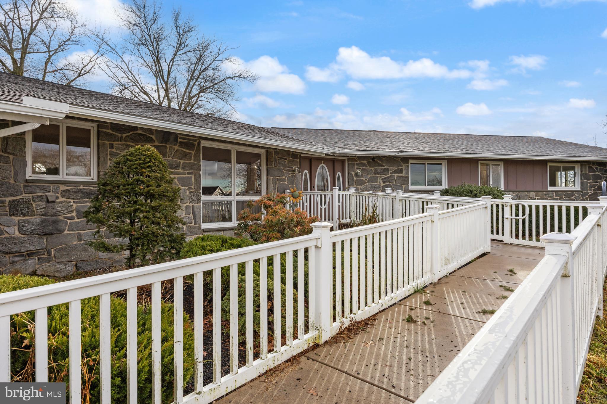 51 ARNEYS MOUNT ROAD