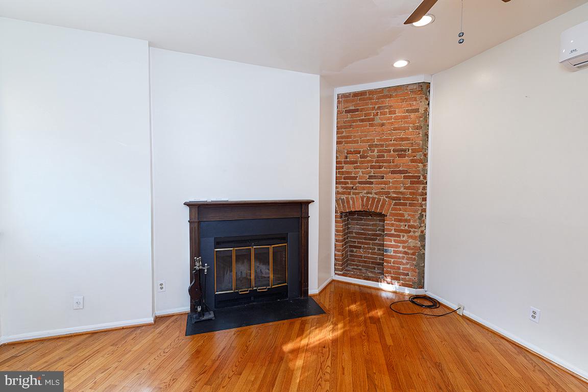 1434 POTOMAC AVENUE SE 4