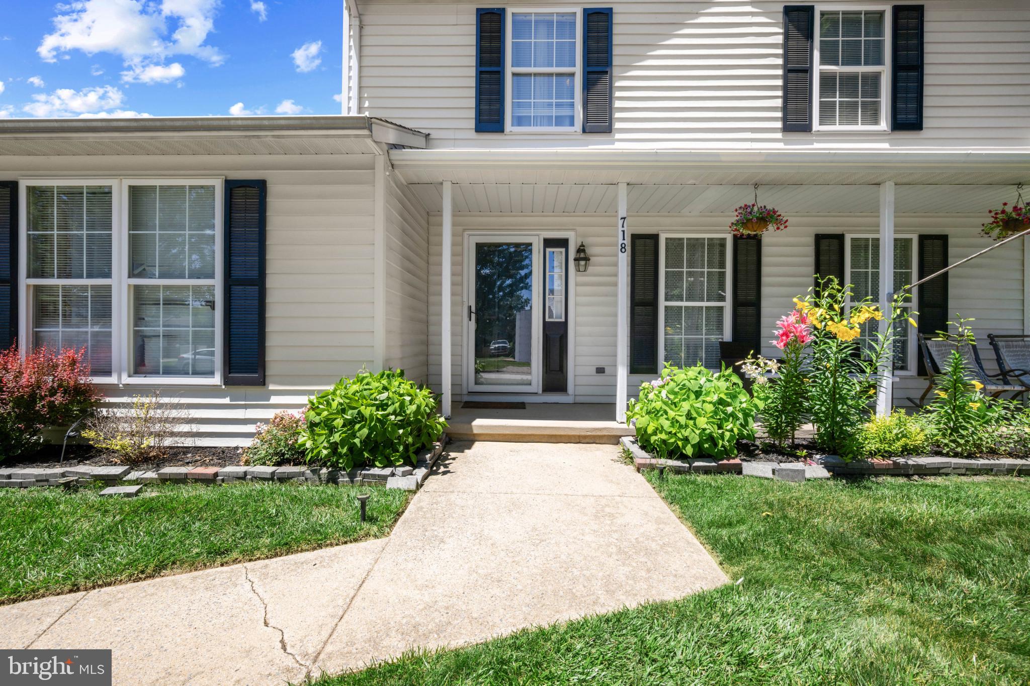 718 SPOTTERS COURT