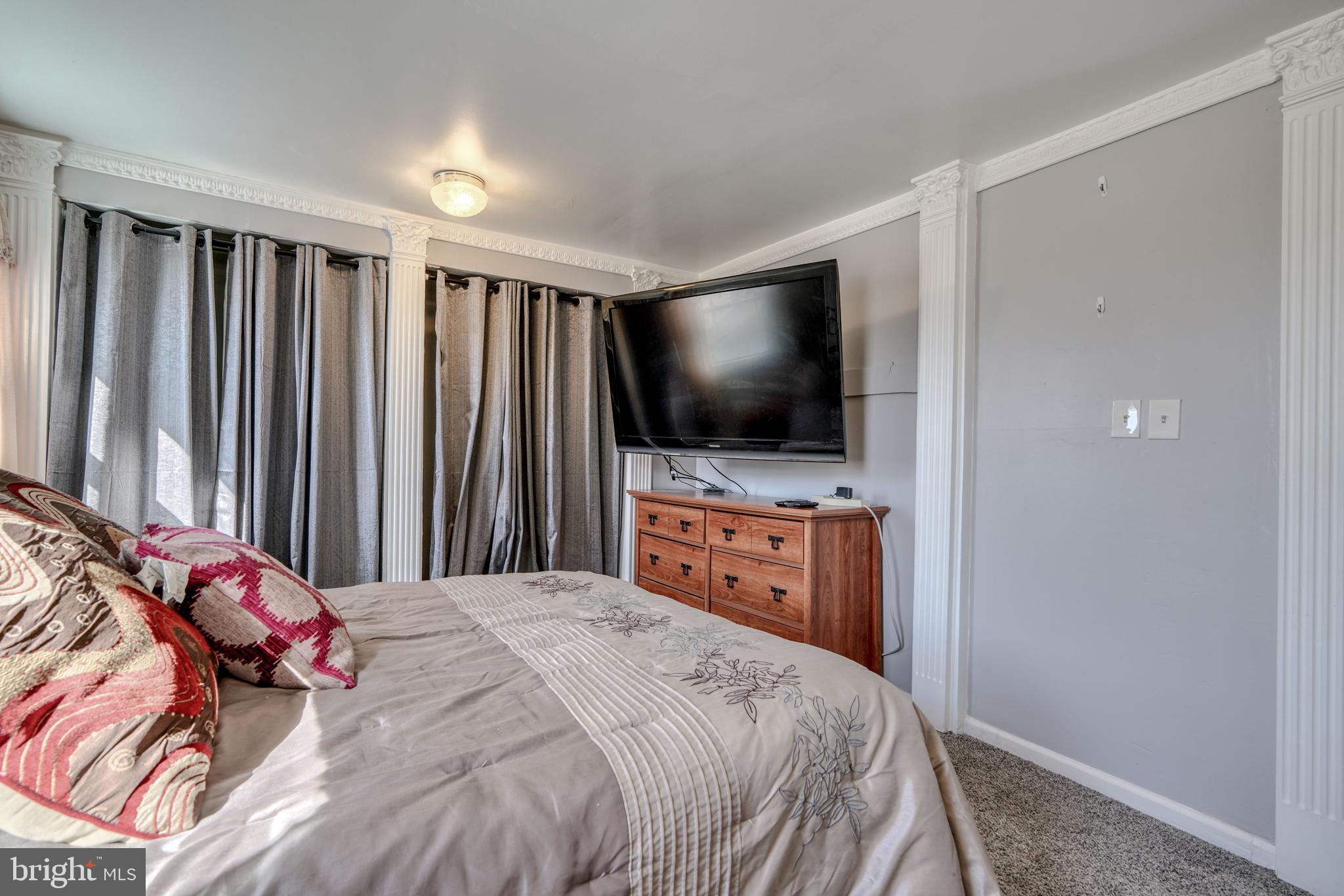 GRAY MANOR - Residential