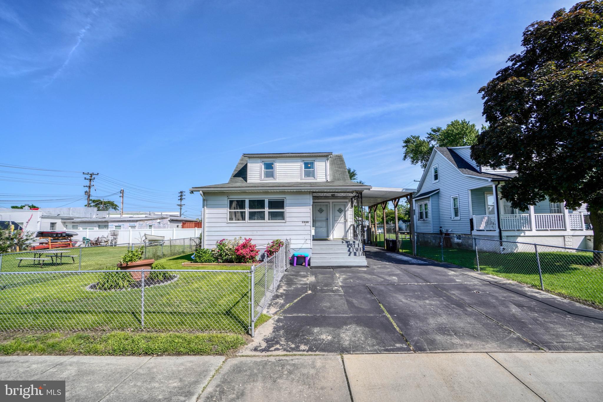 GRAY MANOR - Residential