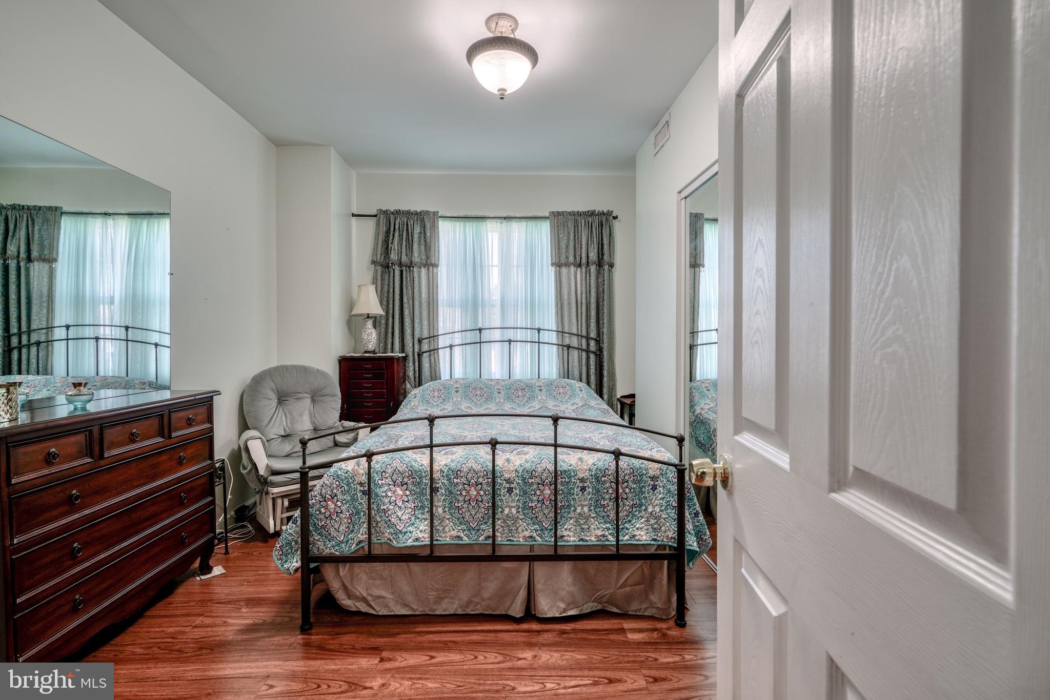 GRAY MANOR - Residential