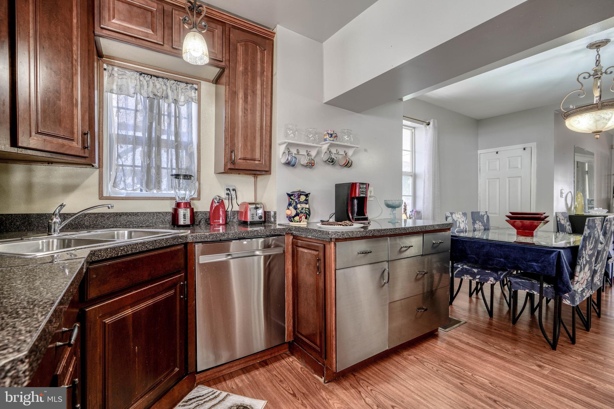 GRAY MANOR - Residential