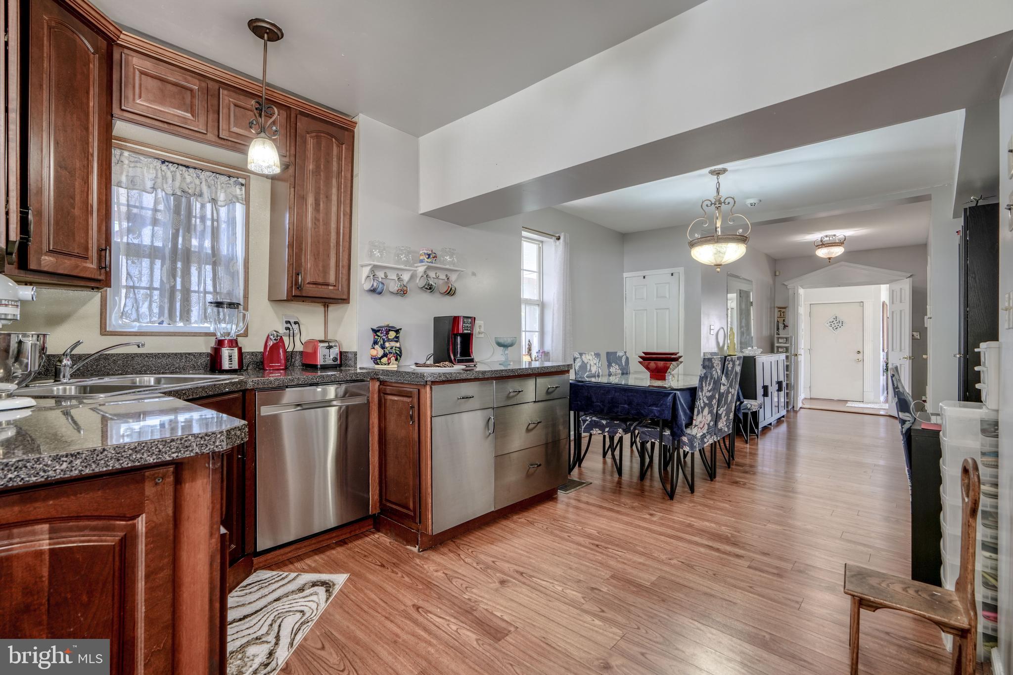 GRAY MANOR - Residential