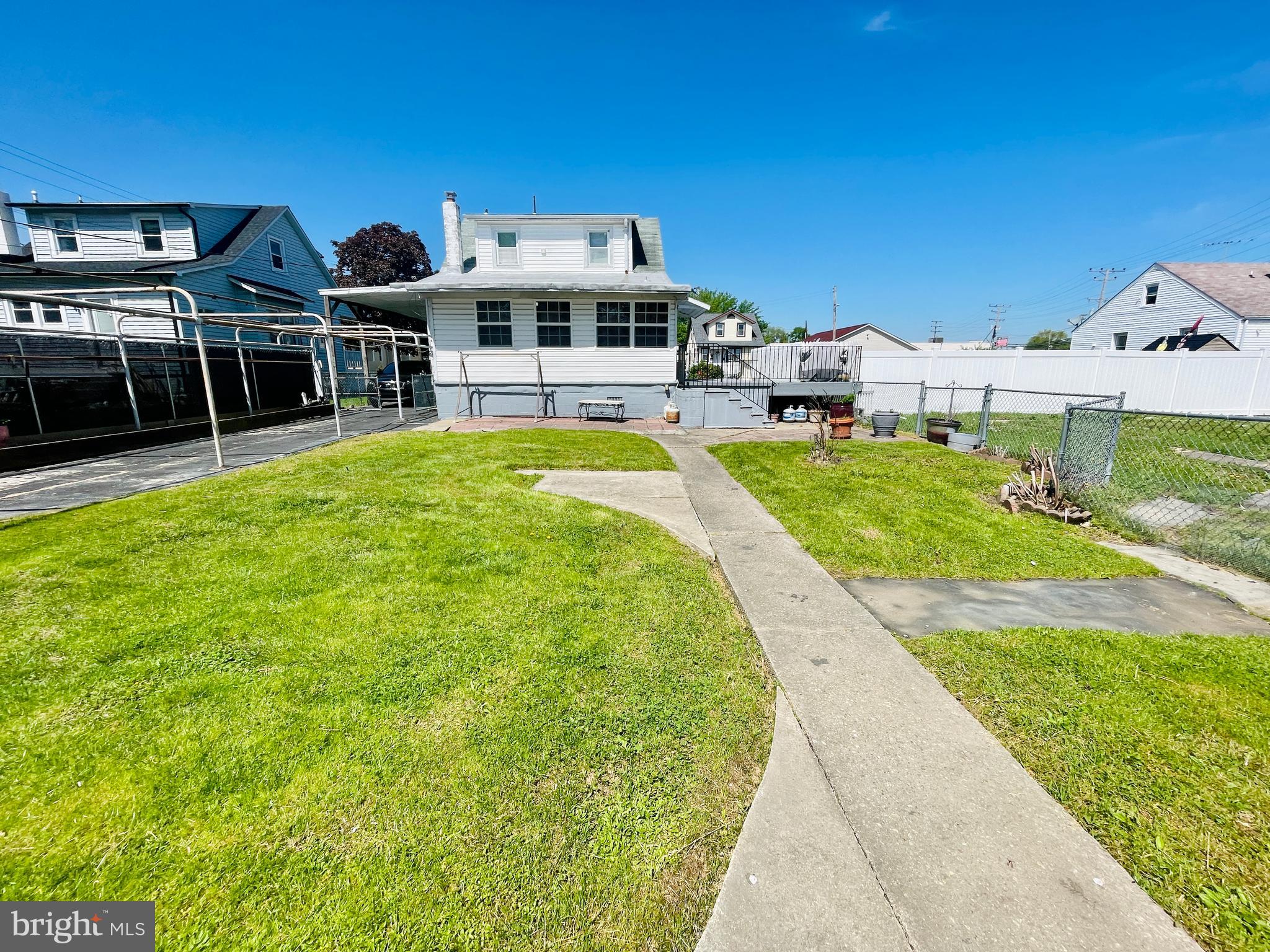 GRAY MANOR - Residential