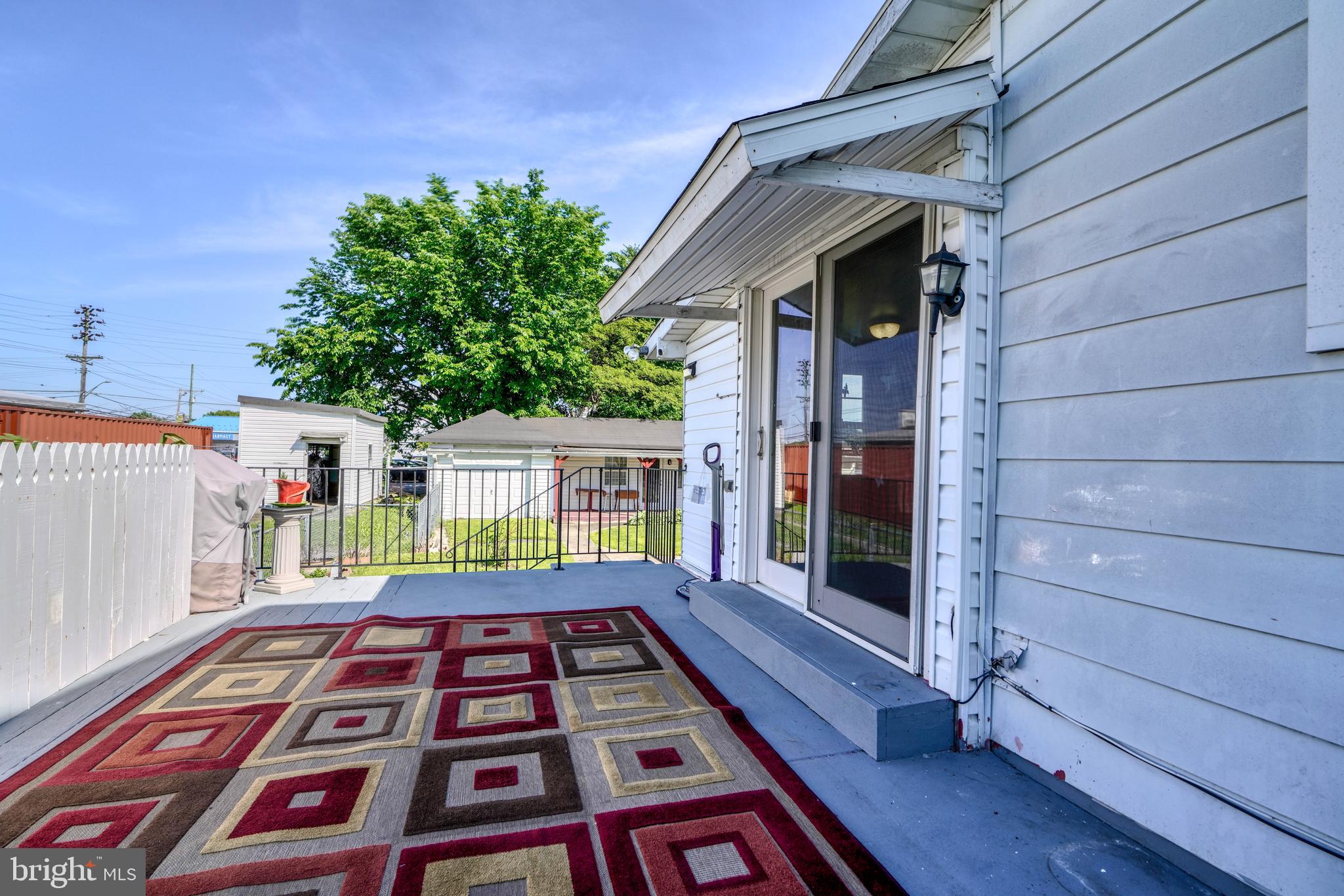 GRAY MANOR - Residential