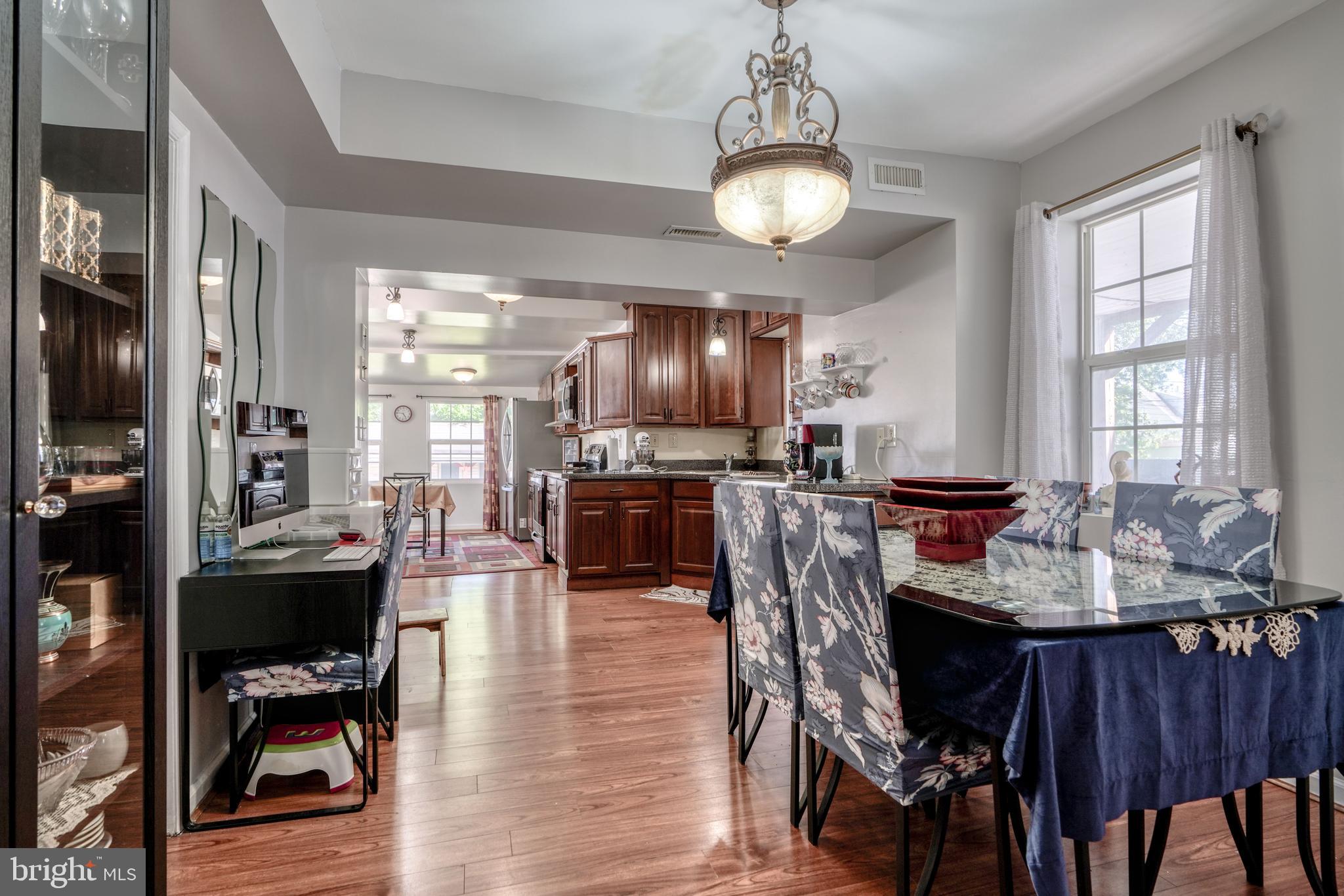 GRAY MANOR - Residential