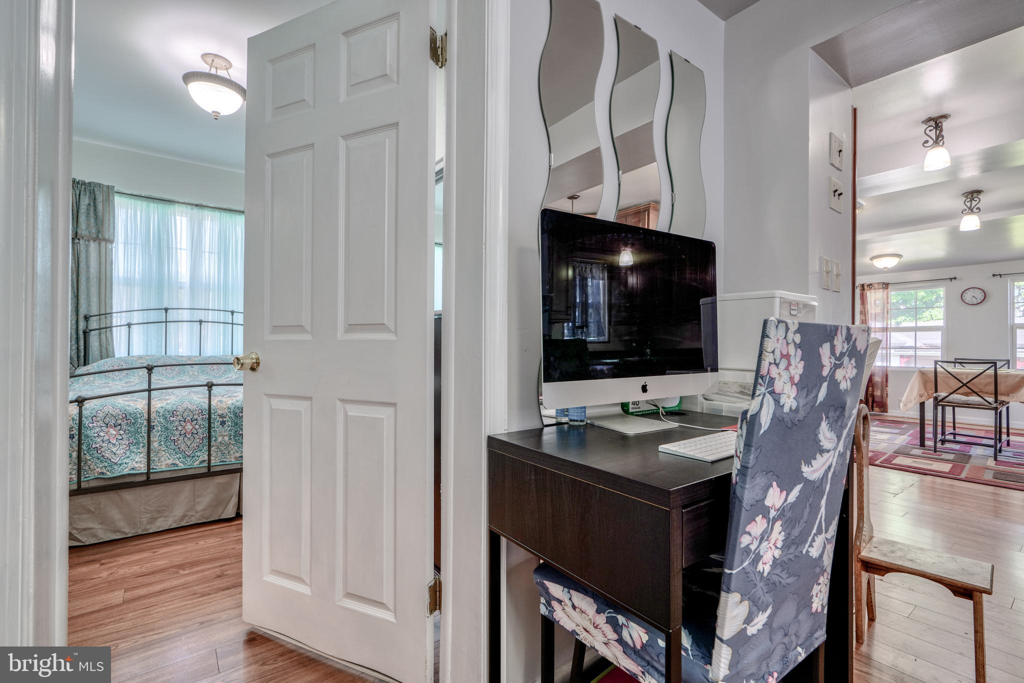 GRAY MANOR - Residential