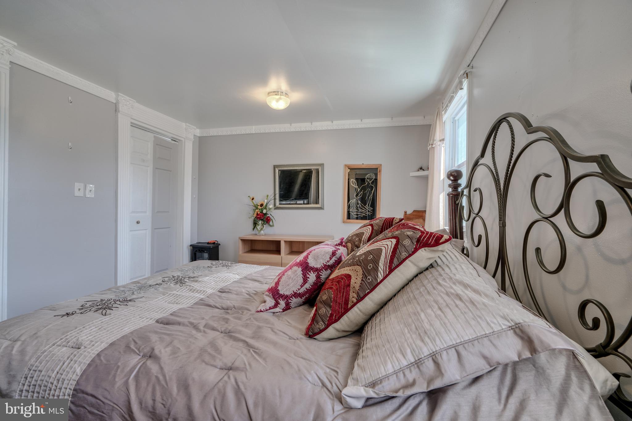 GRAY MANOR - Residential