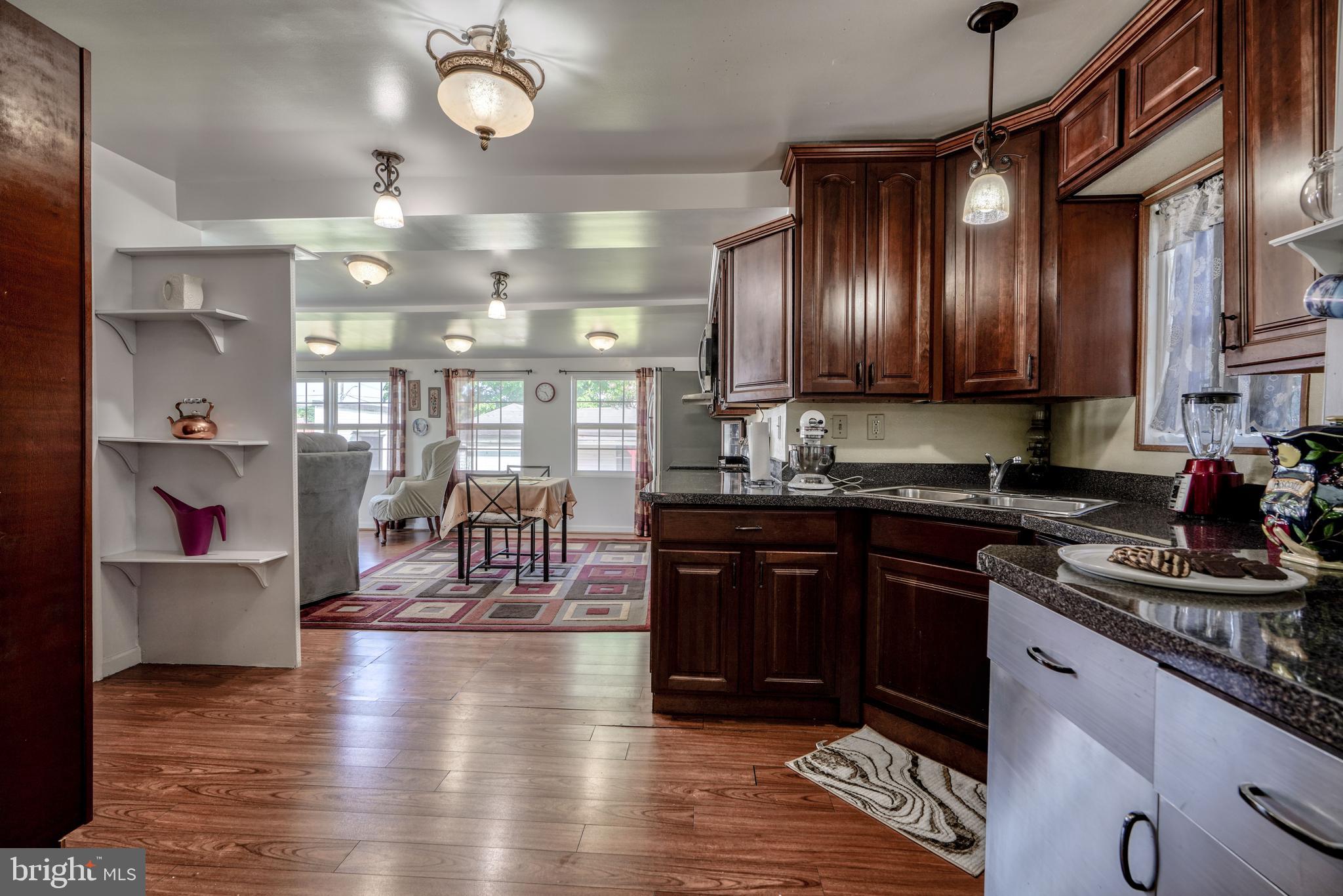 GRAY MANOR - Residential