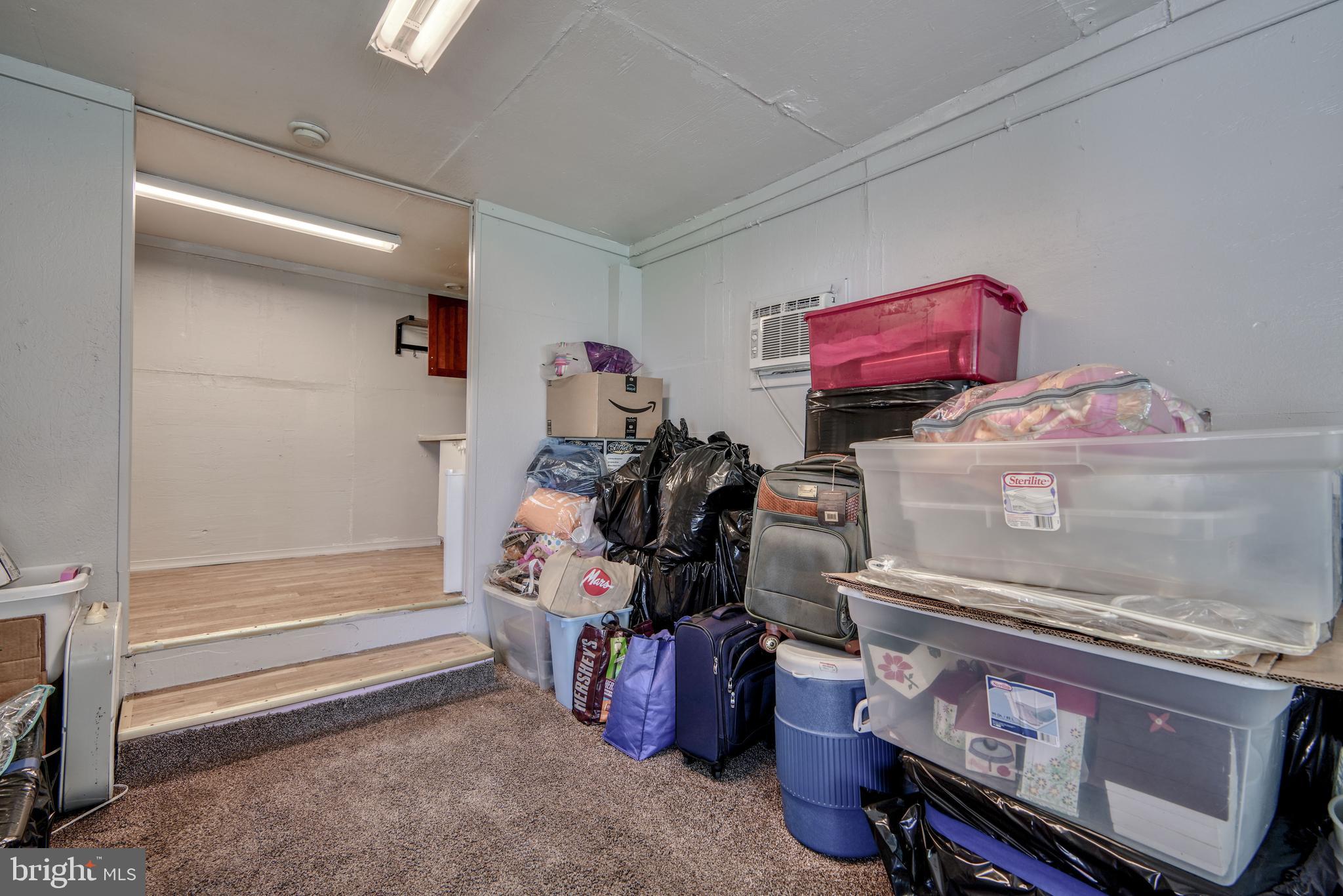 GRAY MANOR - Residential