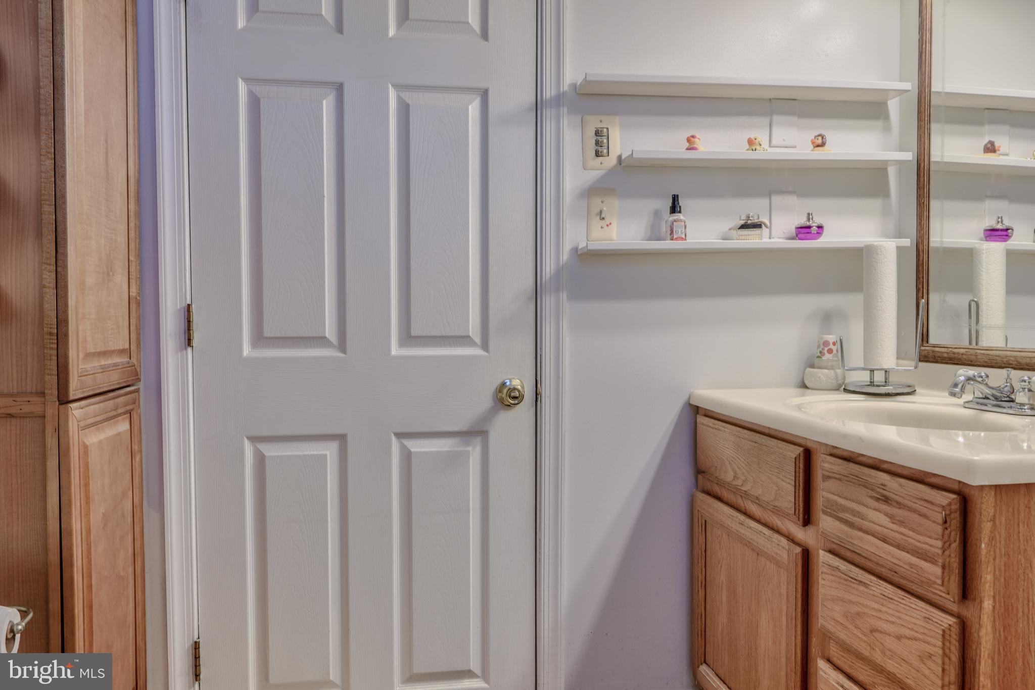 GRAY MANOR - Residential