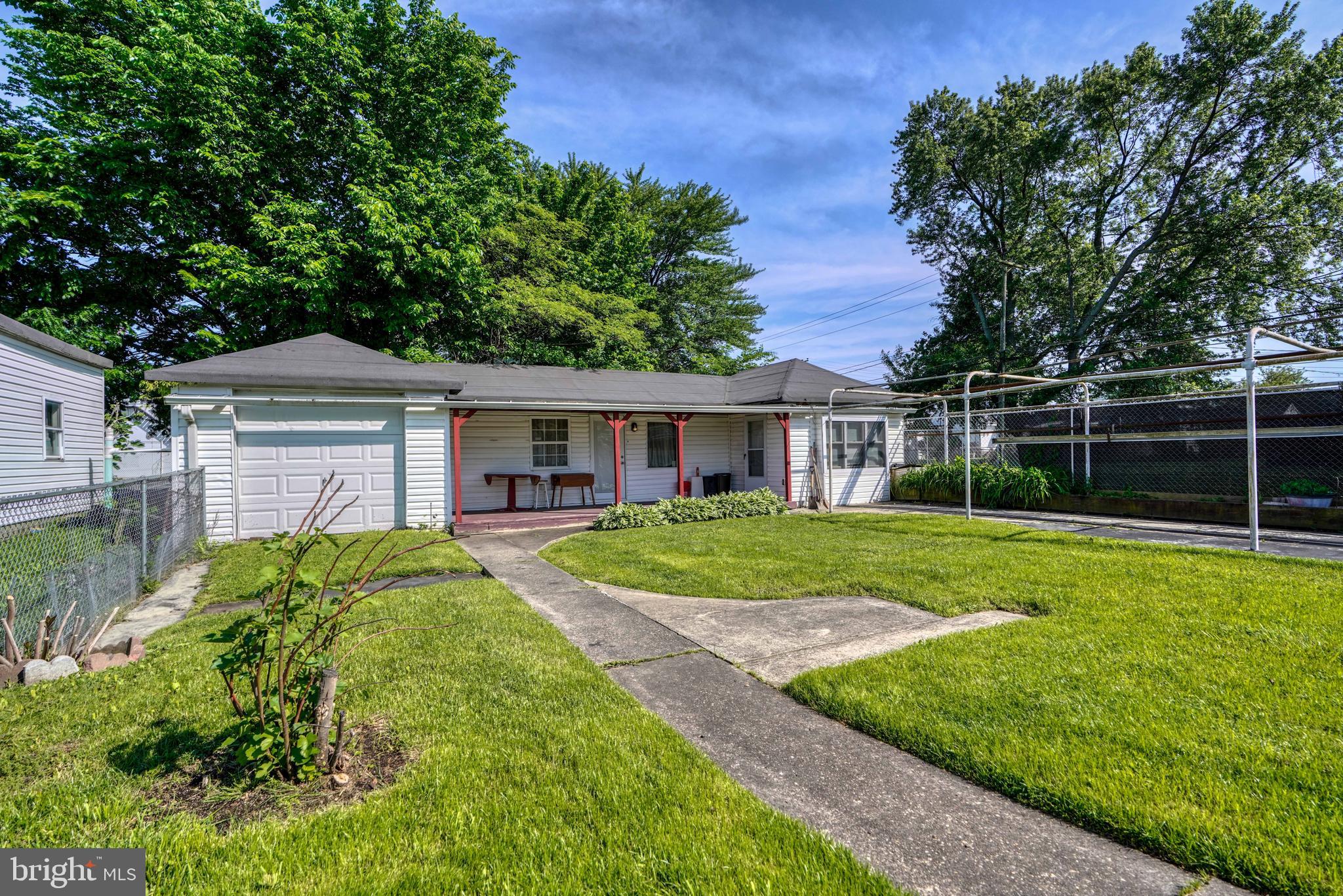 GRAY MANOR - Residential