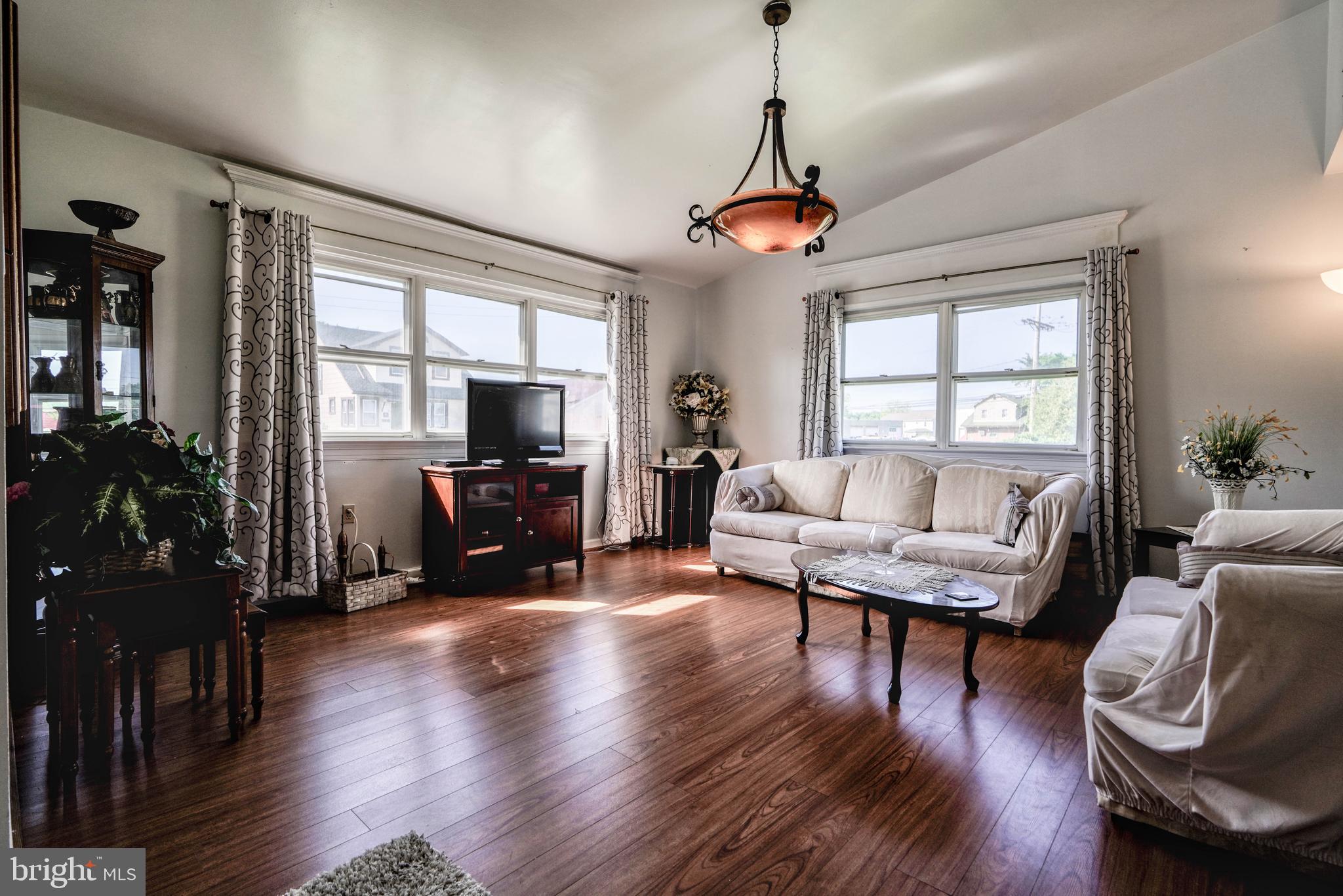 GRAY MANOR - Residential