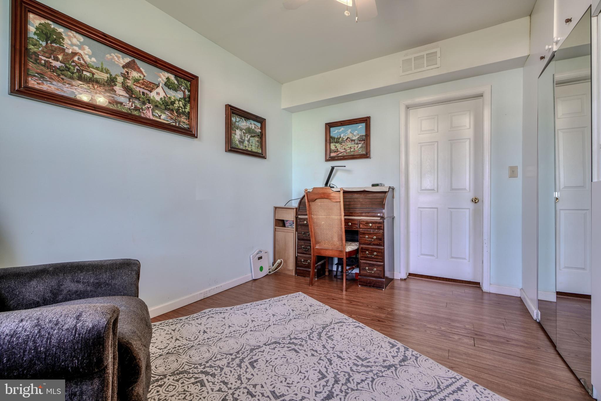 GRAY MANOR - Residential