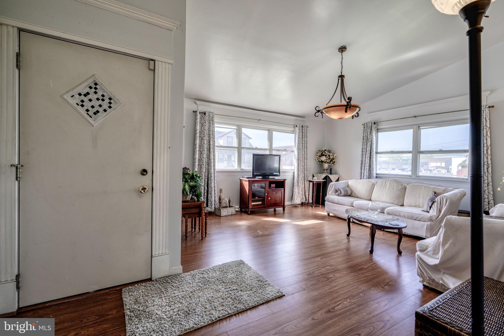 GRAY MANOR - Residential