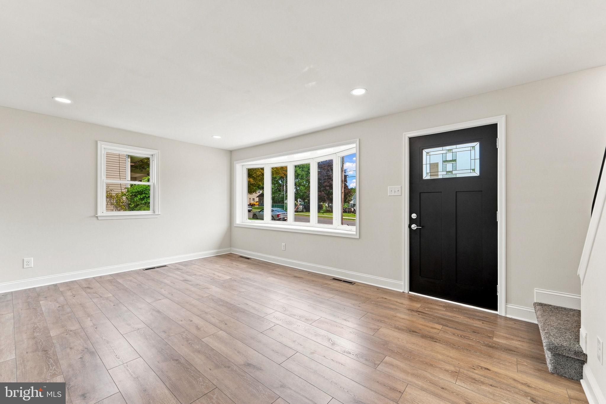 546 MUHLENBERG AVENUE
