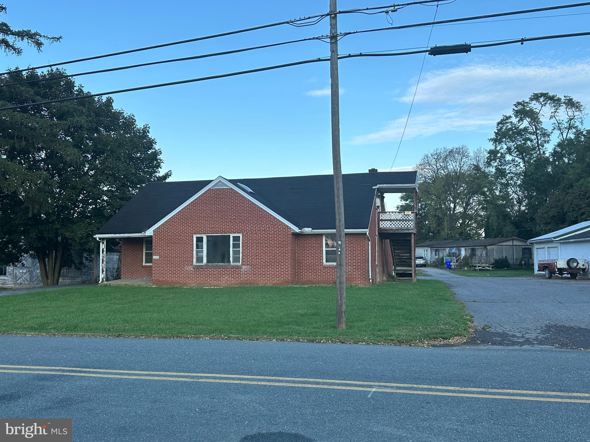 5513-5535-5544 MAIN ST