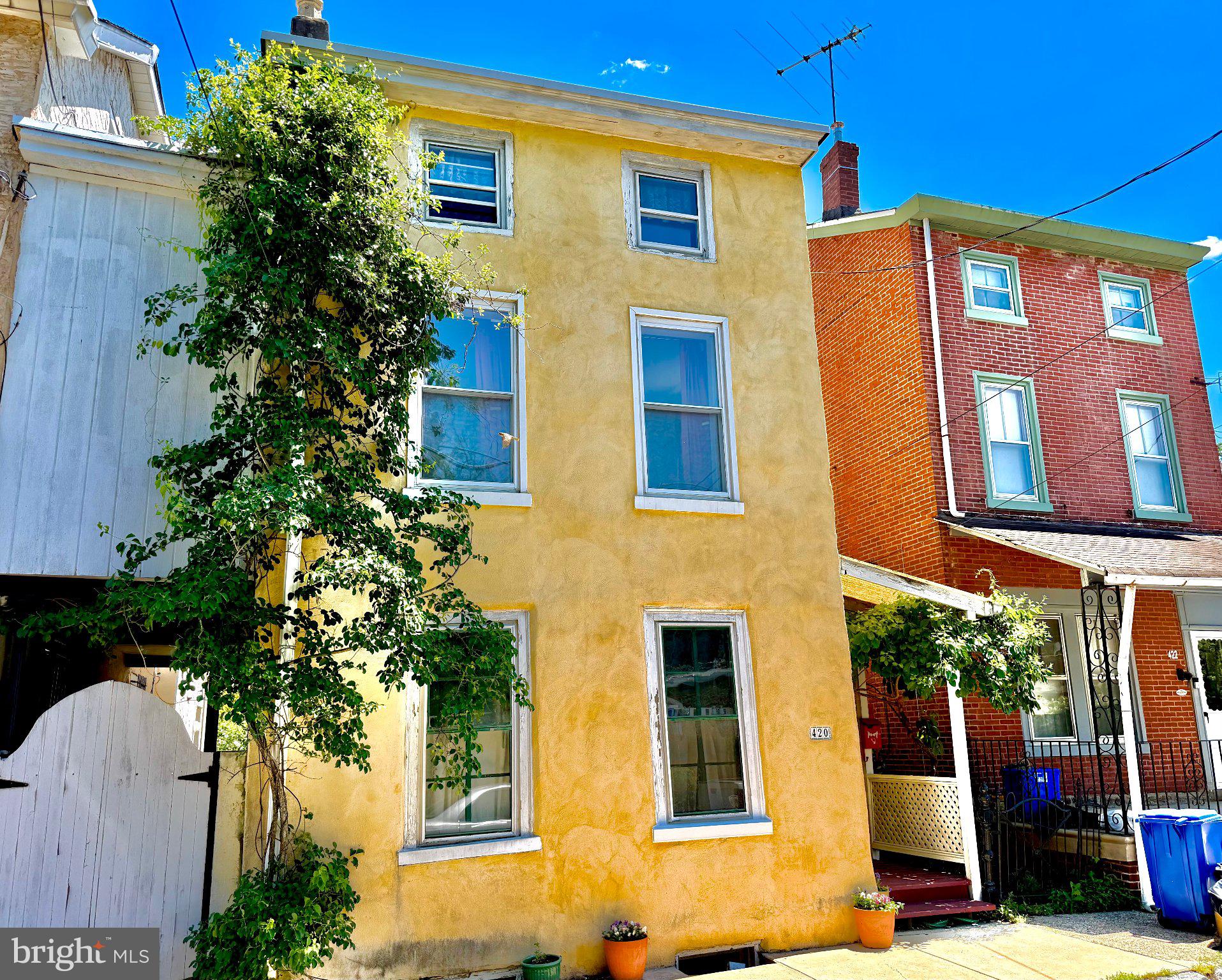 420 W WOODLAWN STREET