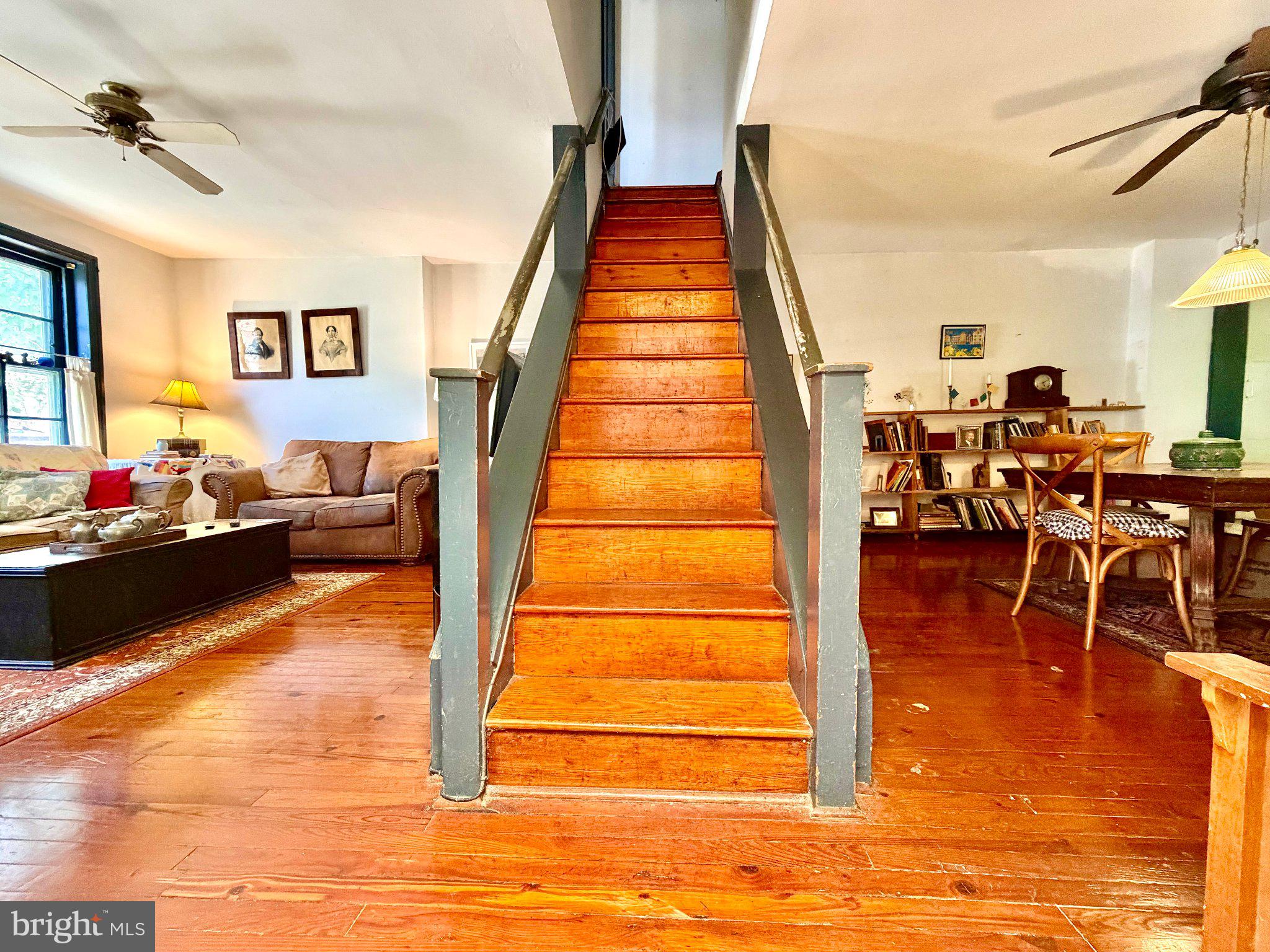 420 W WOODLAWN STREET