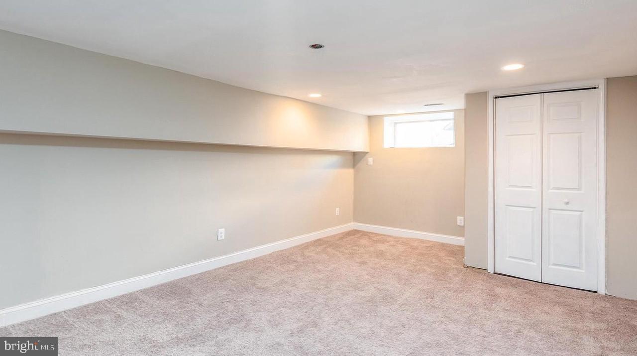 HIGHLANDTOWN - Residential Lease