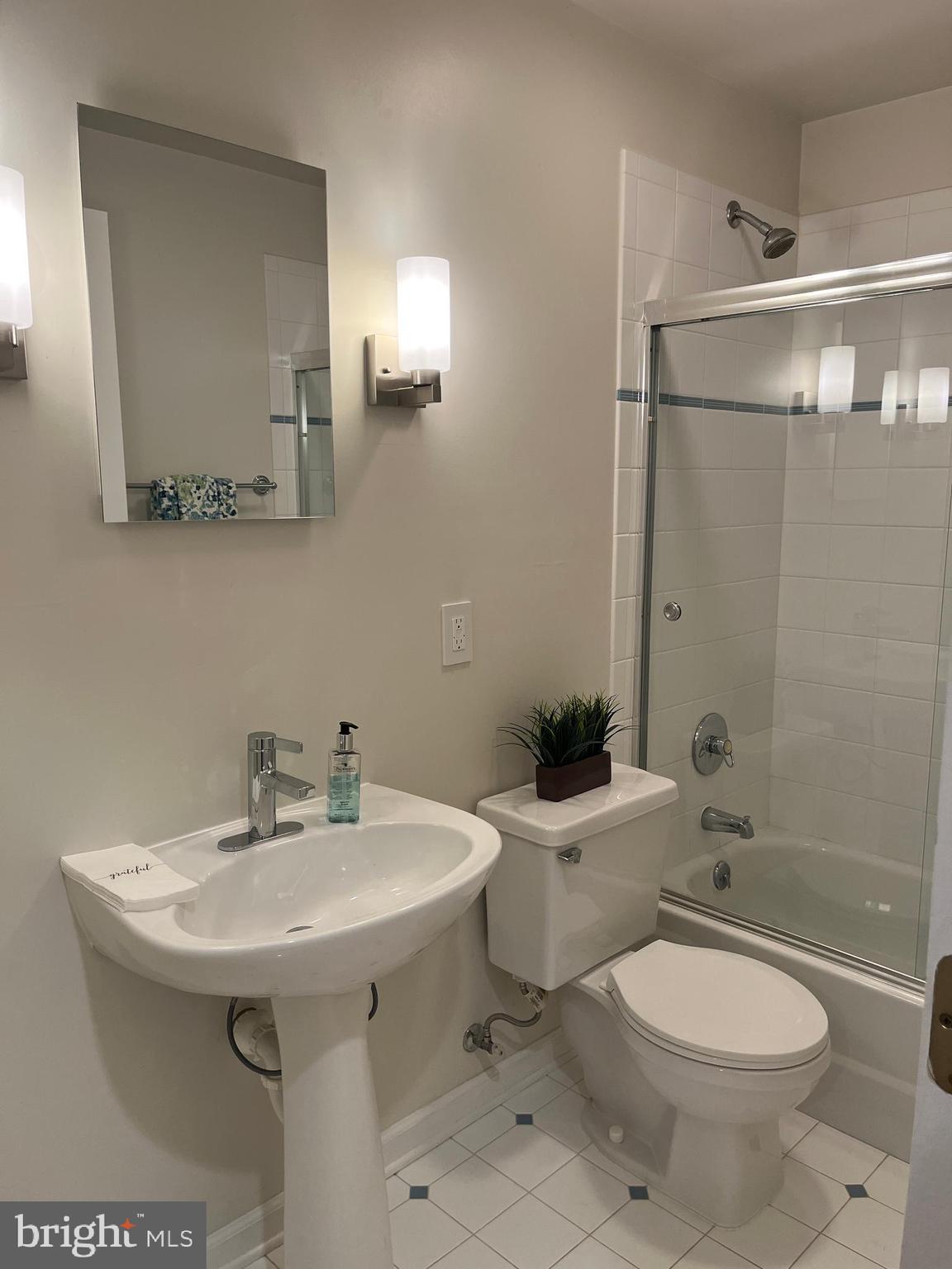 FERNSHIRE FARMS - Residential Lease